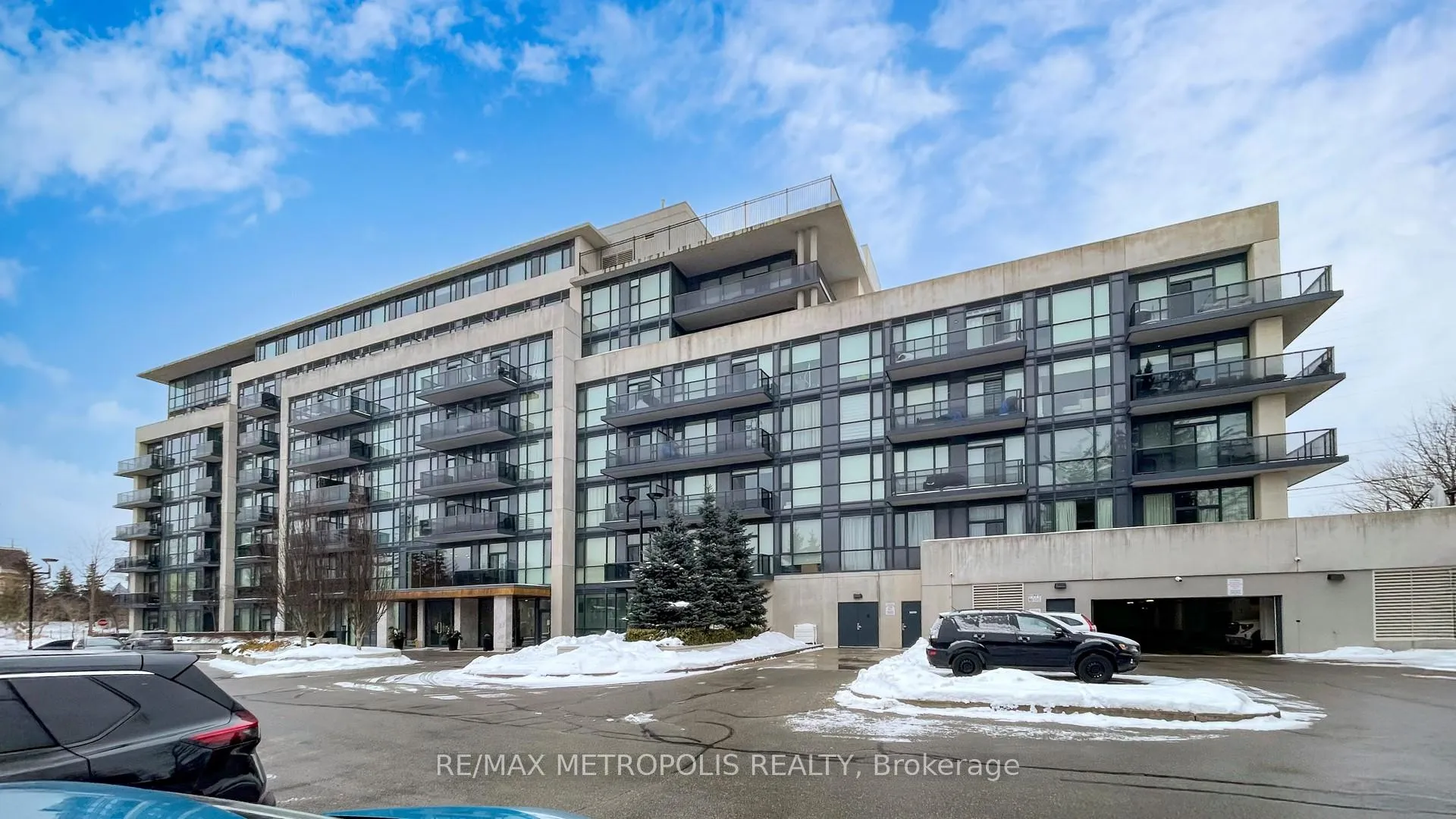 Photo 2 of Unit 318, 4700 Highway 7, Vaughan, East Woodbridge — HOMEH