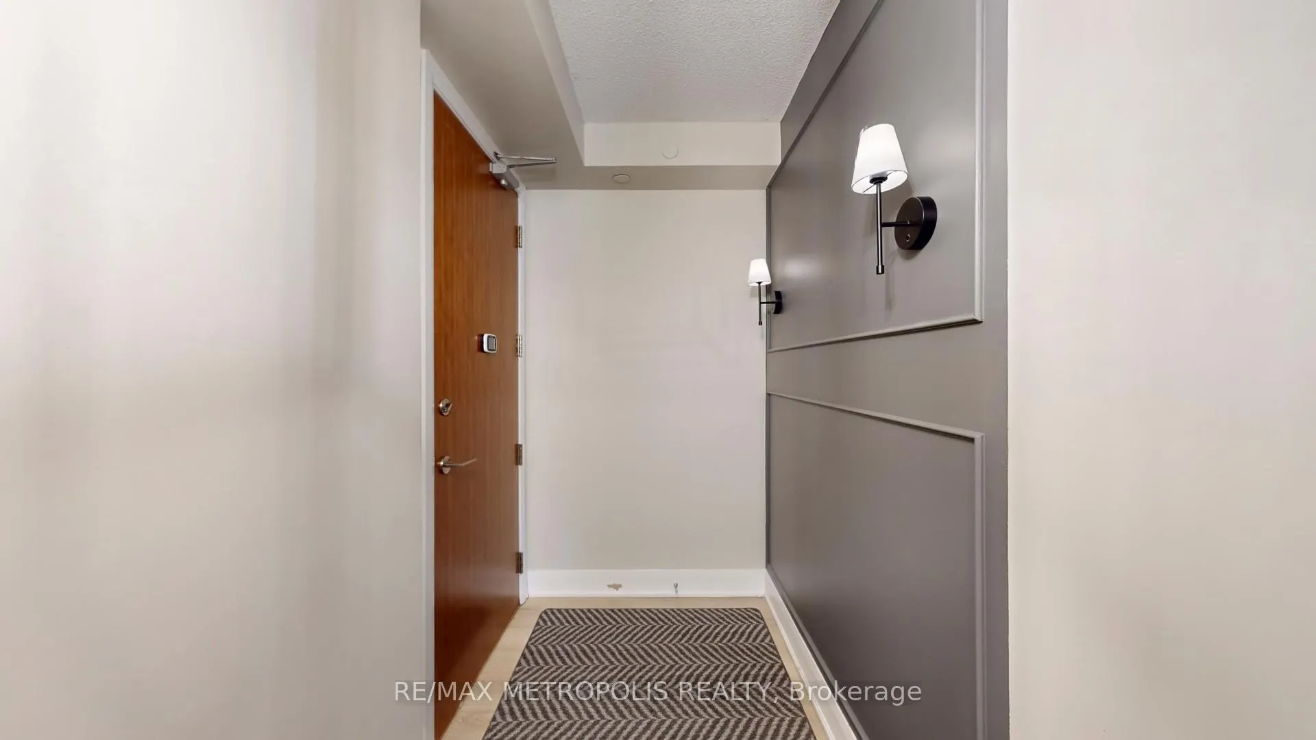 Photo 5 of Unit 318, 4700 Highway 7, Vaughan, East Woodbridge — HOMEH