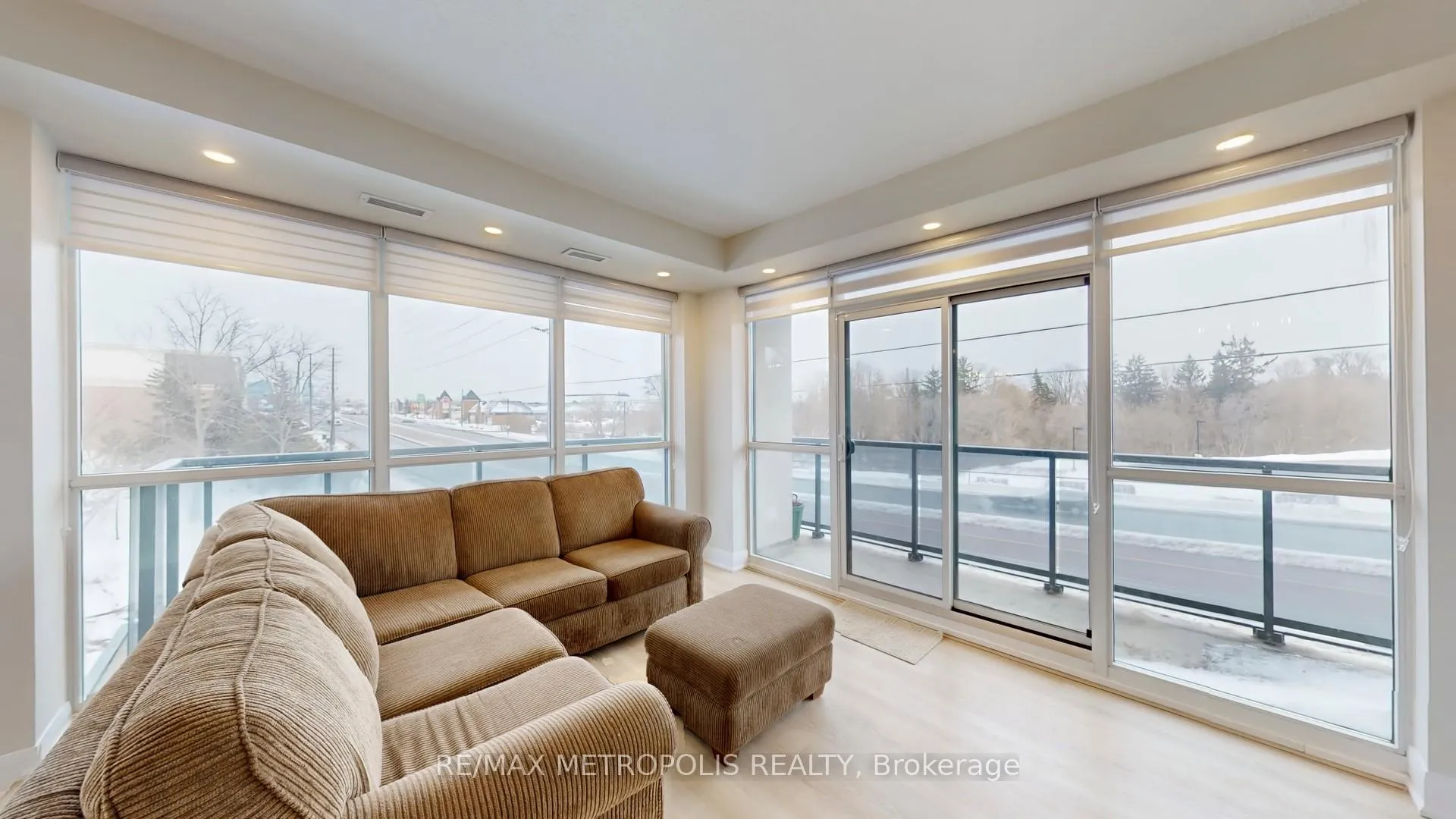 Photo 8 of Unit 318, 4700 Highway 7, Vaughan, East Woodbridge — HOMEH