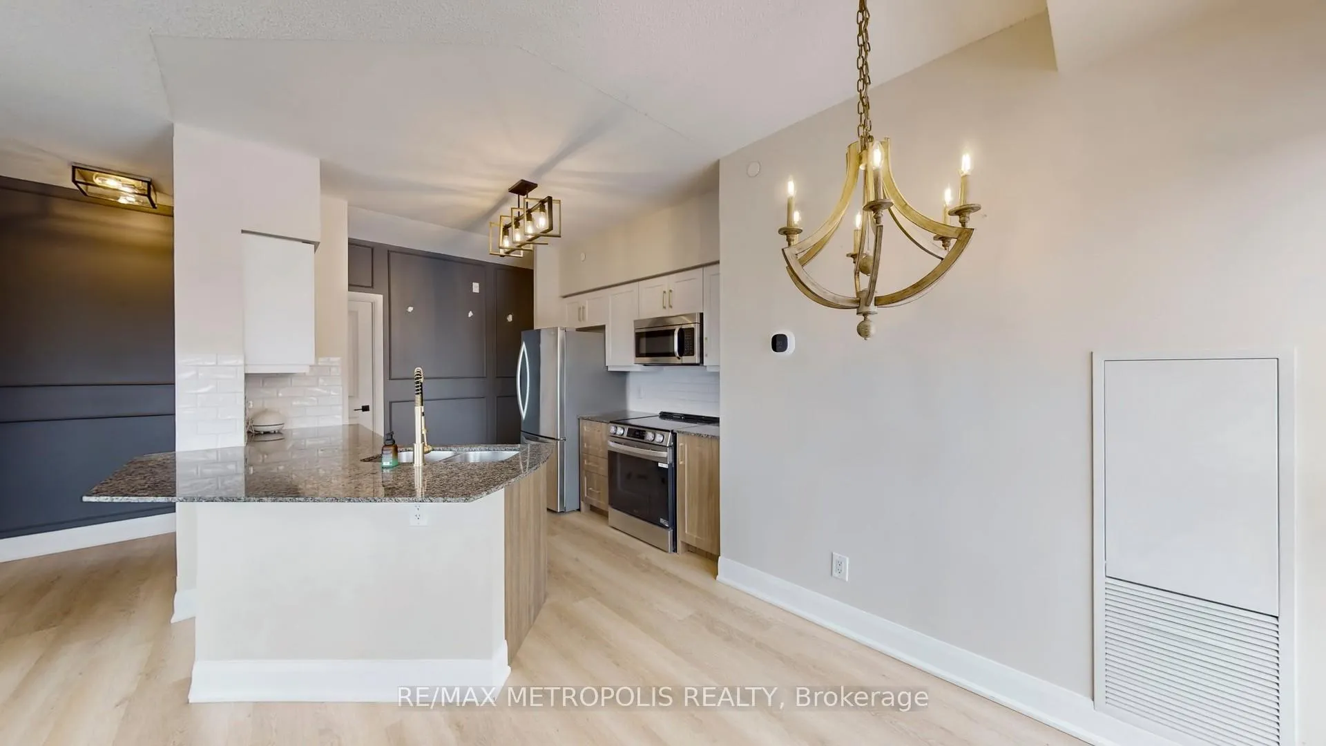 Photo 13 of Unit 318, 4700 Highway 7, Vaughan, East Woodbridge — HOMEH
