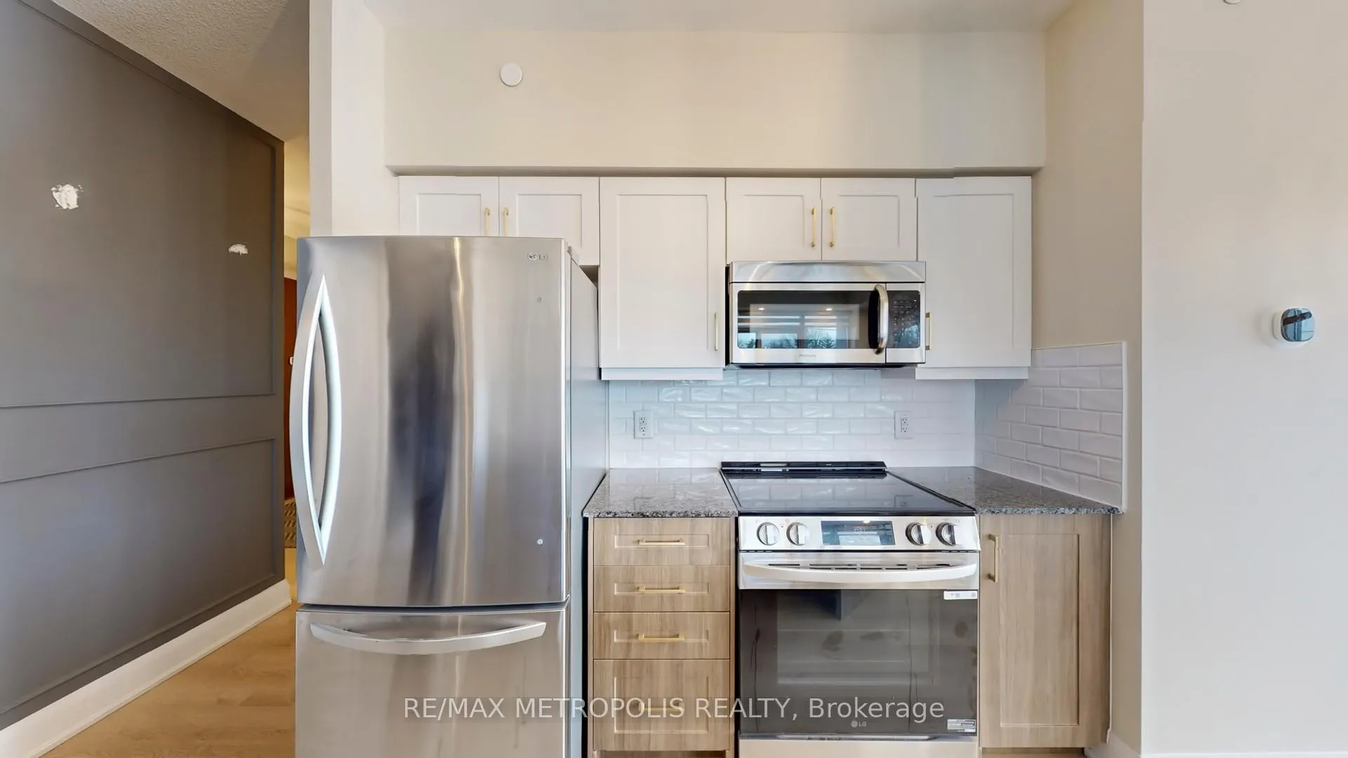 Photo 16 of Unit 318, 4700 Highway 7, Vaughan, East Woodbridge — HOMEH