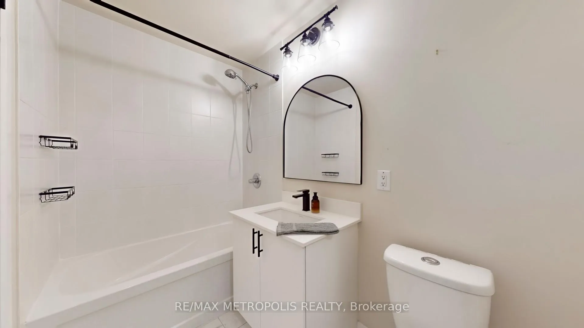 Photo 17 of Unit 318, 4700 Highway 7, Vaughan, East Woodbridge — HOMEH