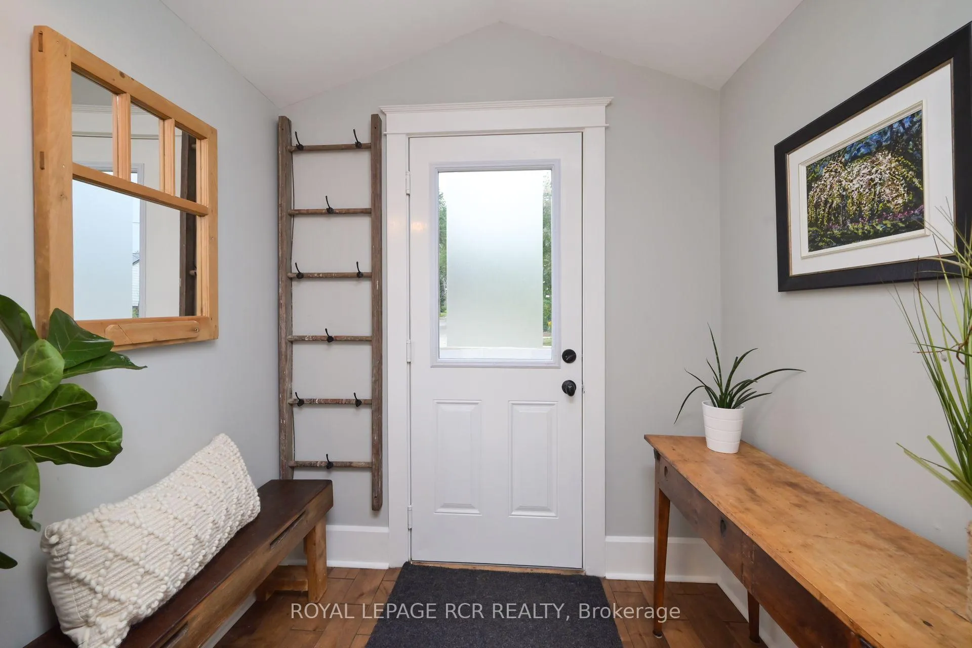 Photo 4 of 307 Victoria Street, Shelburne — HOMEH