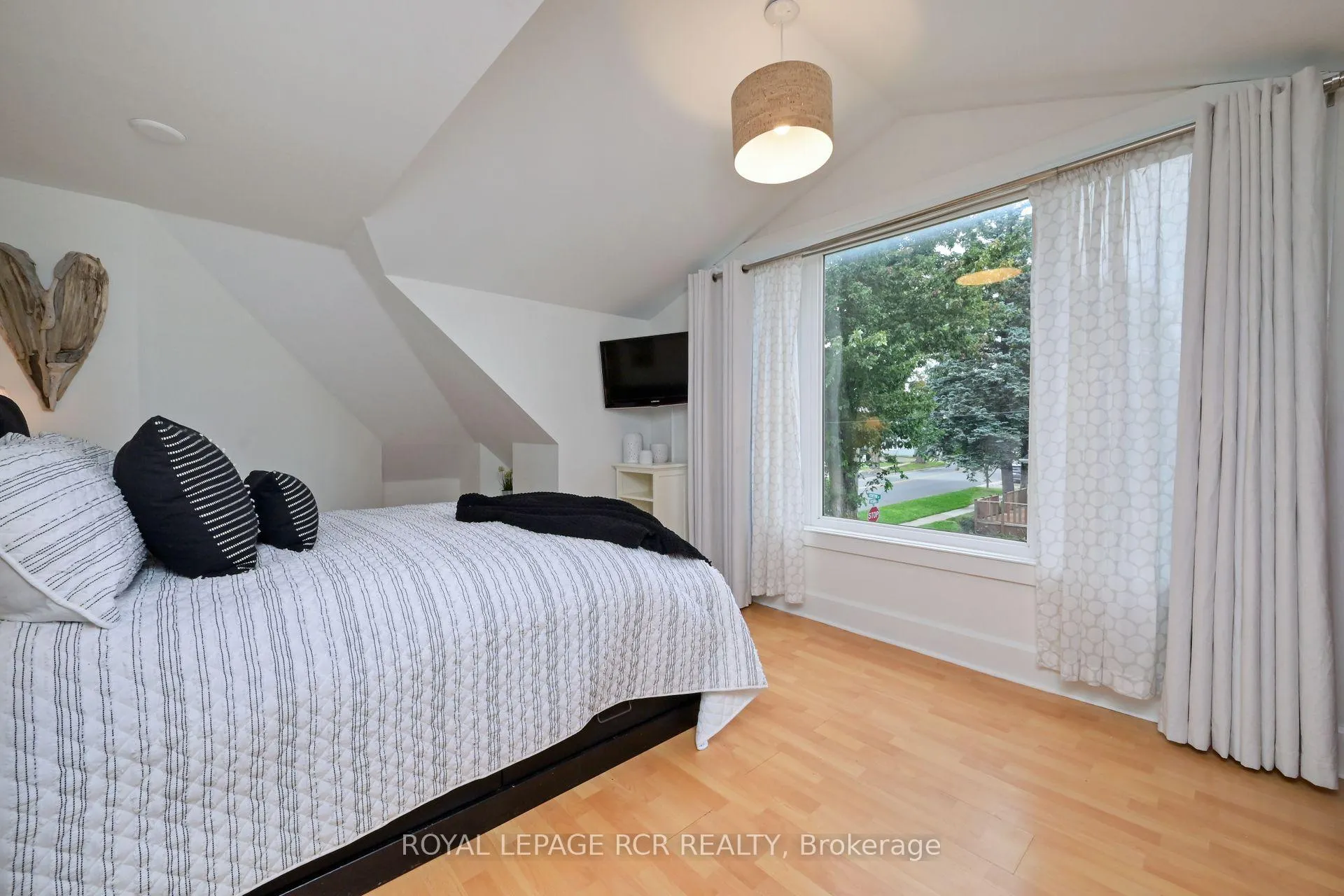 Photo 17 of 307 Victoria Street, Shelburne — HOMEH