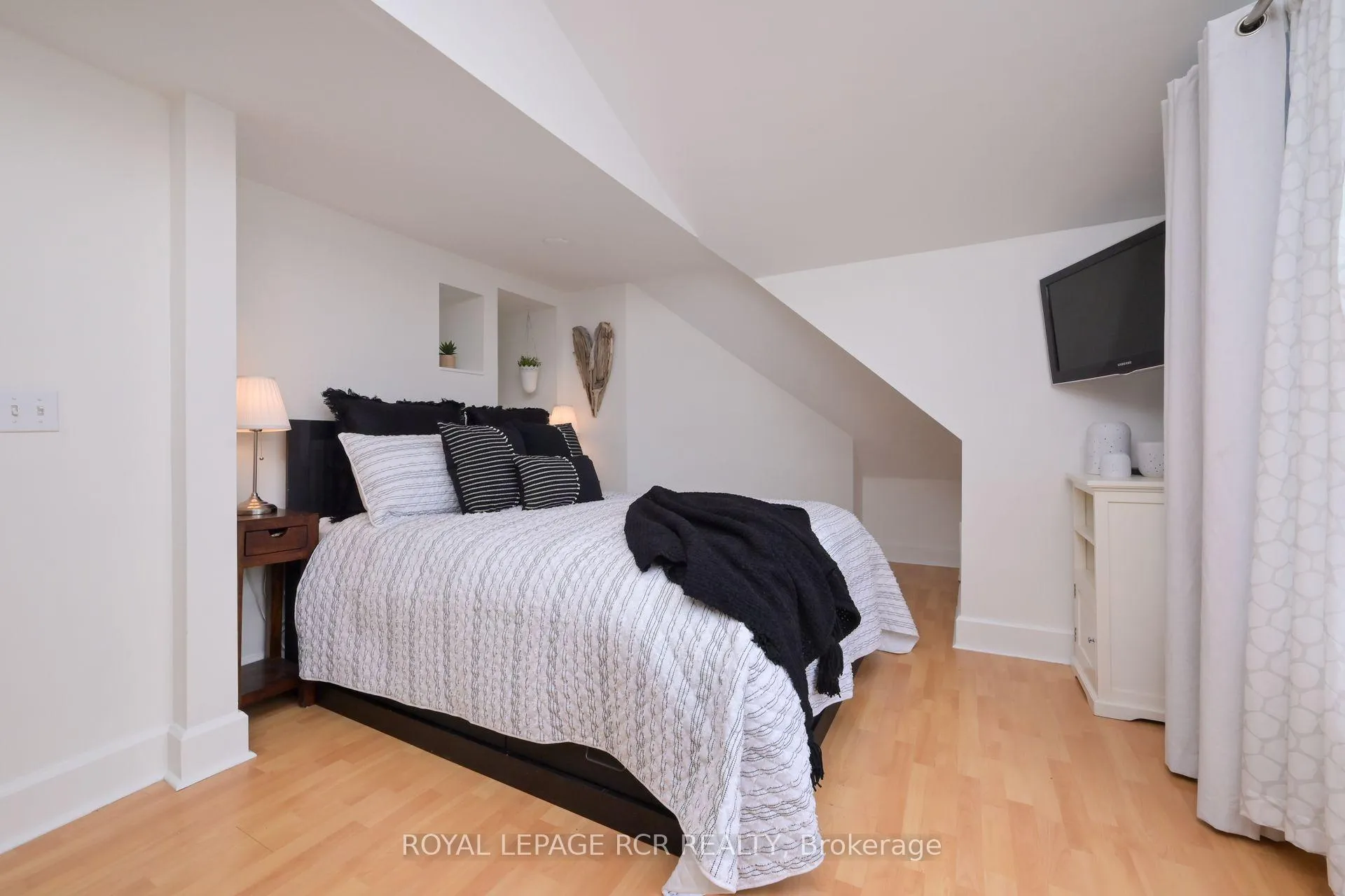 Photo 18 of 307 Victoria Street, Shelburne — HOMEH