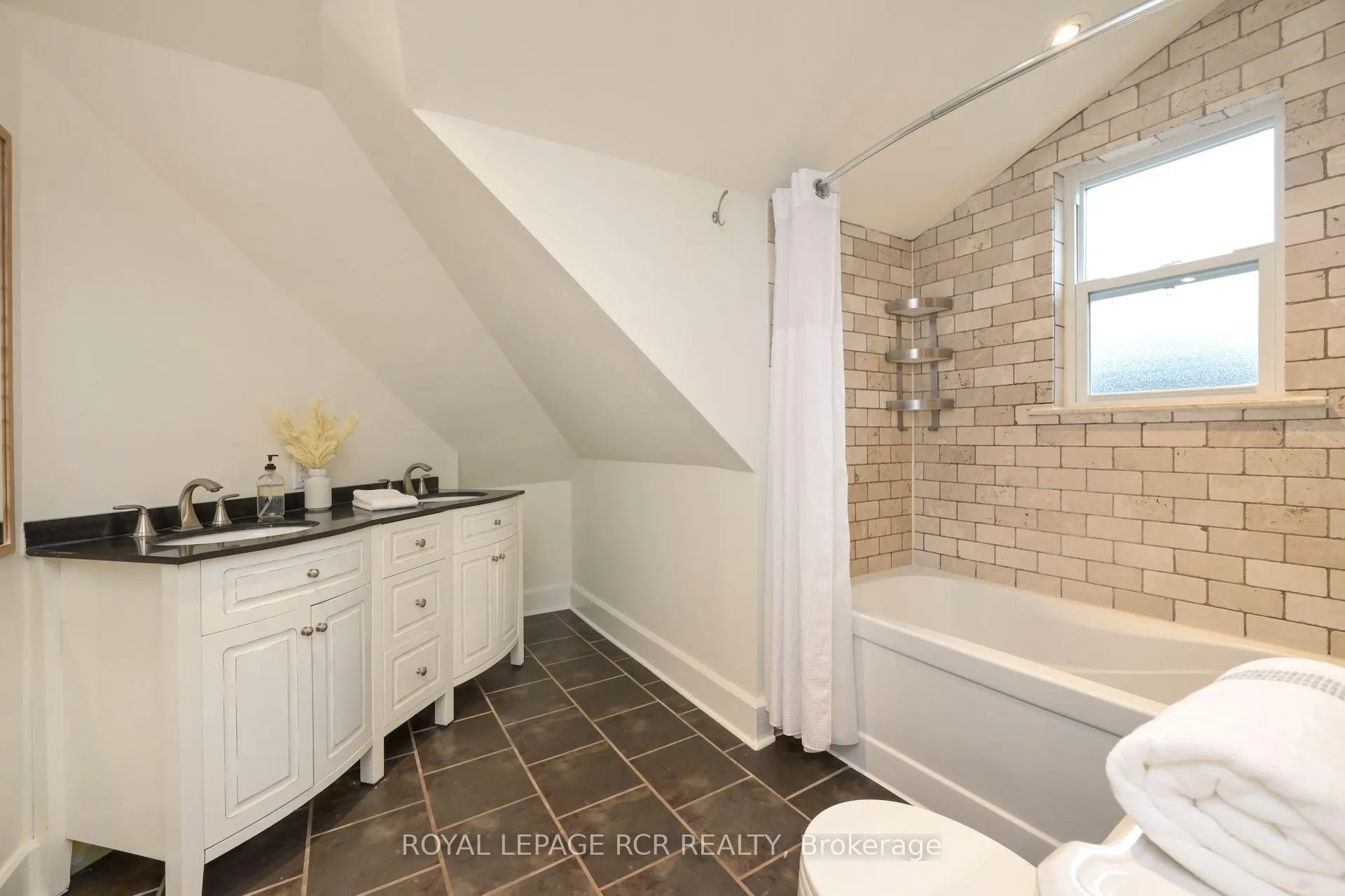 Photo 22 of 307 Victoria Street, Shelburne — HOMEH