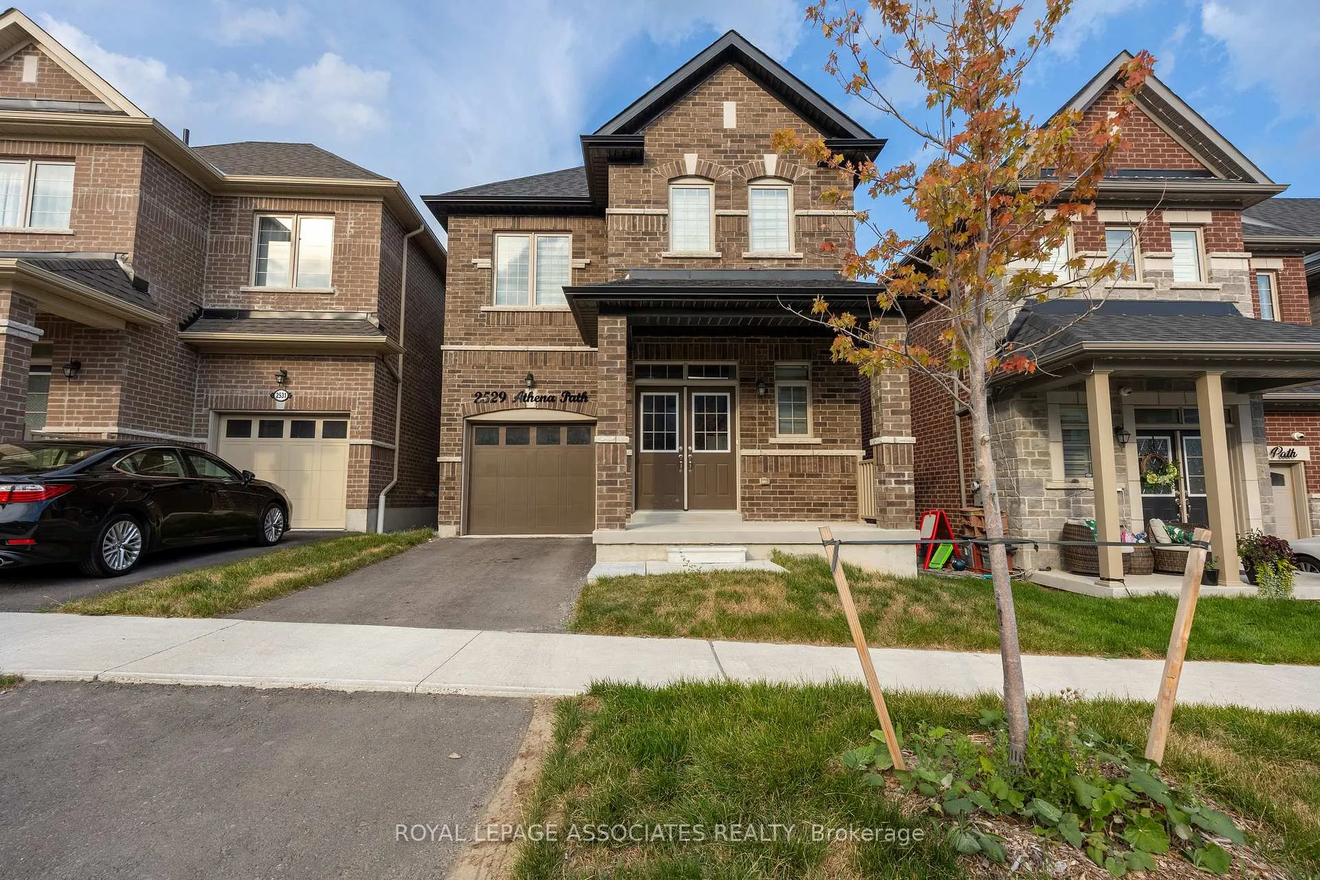 Photo 2 of 2529 Athena Path, Pickering, Rural Pickering — HOMEH