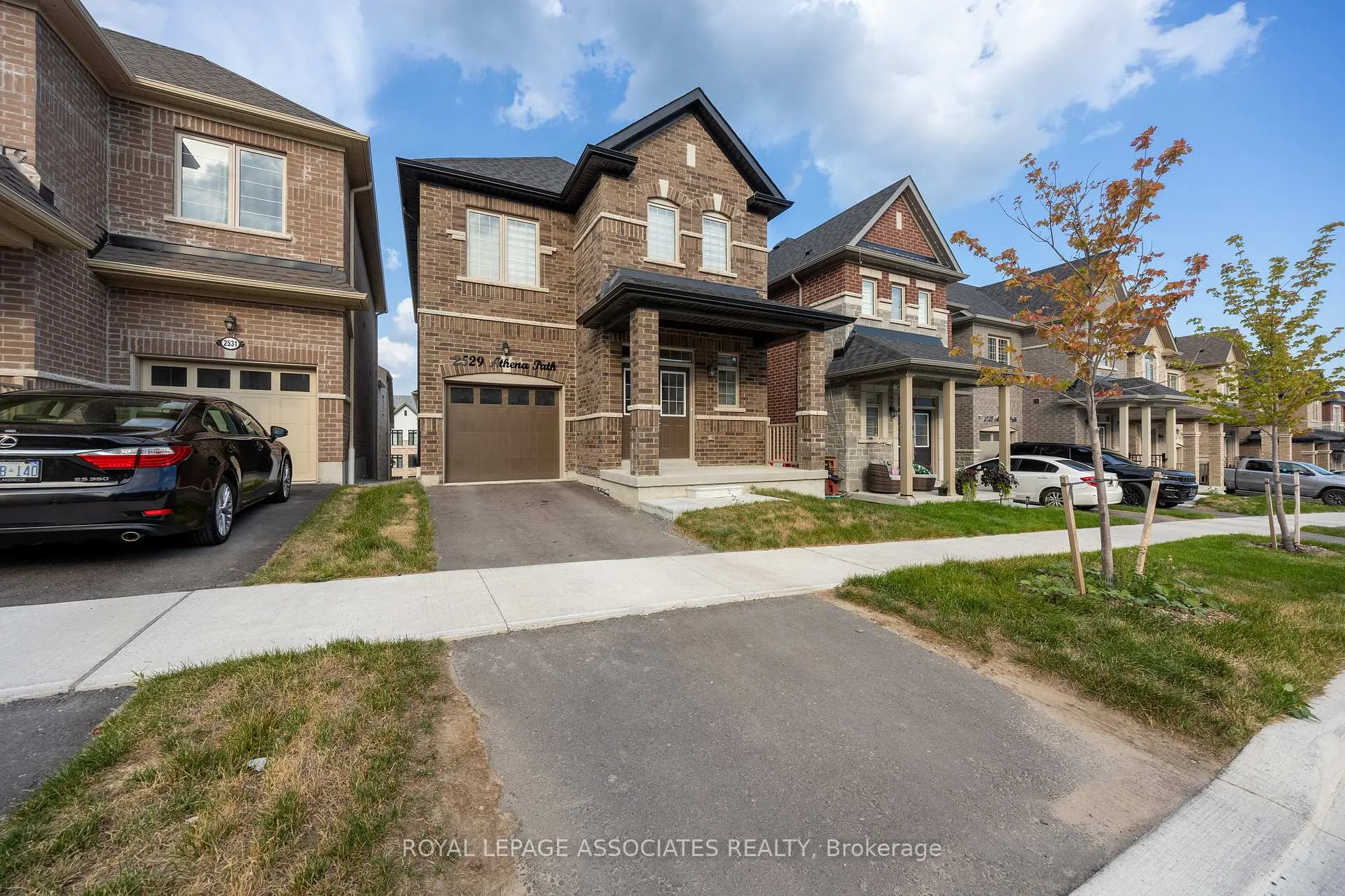 Photo 3 of 2529 Athena Path, Pickering, Rural Pickering — HOMEH