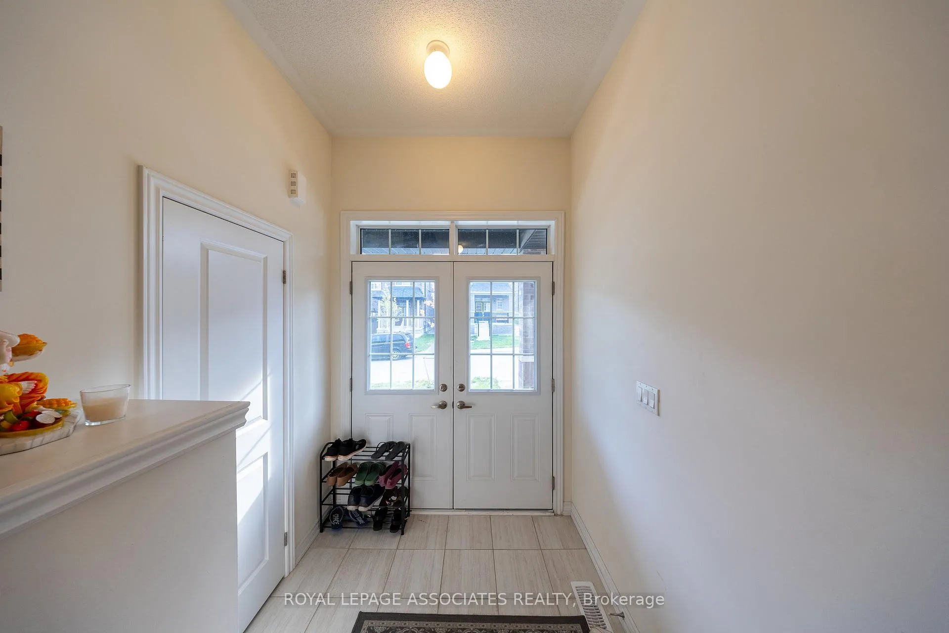 Photo 4 of 2529 Athena Path, Pickering, Rural Pickering — HOMEH