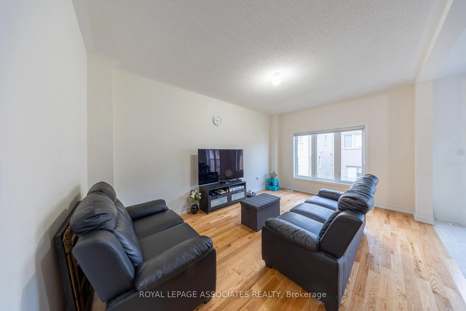 Photo 9 of 2529 Athena Path, Pickering, Rural Pickering — HOMEH