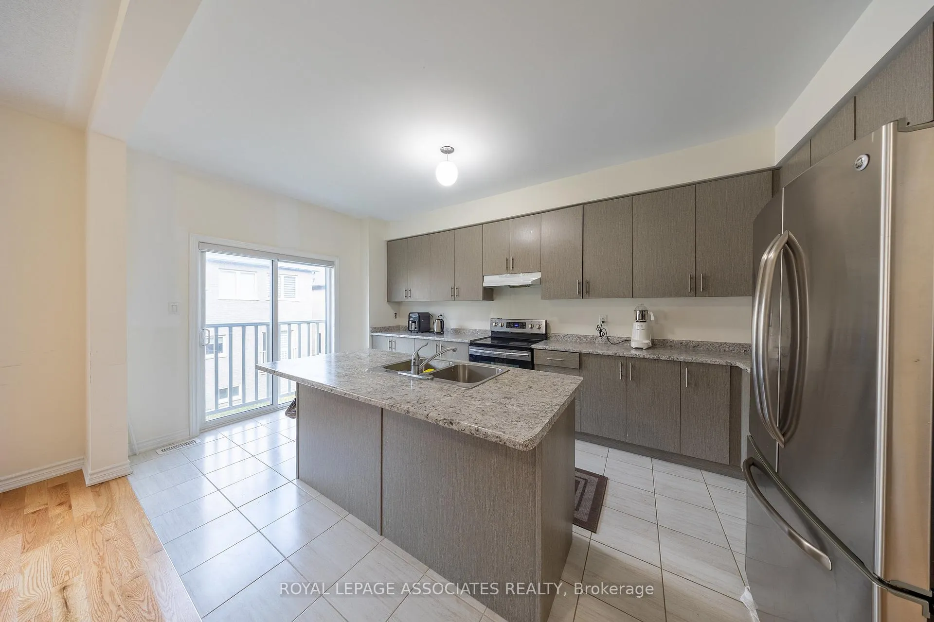 Photo 10 of 2529 Athena Path, Pickering, Rural Pickering — HOMEH