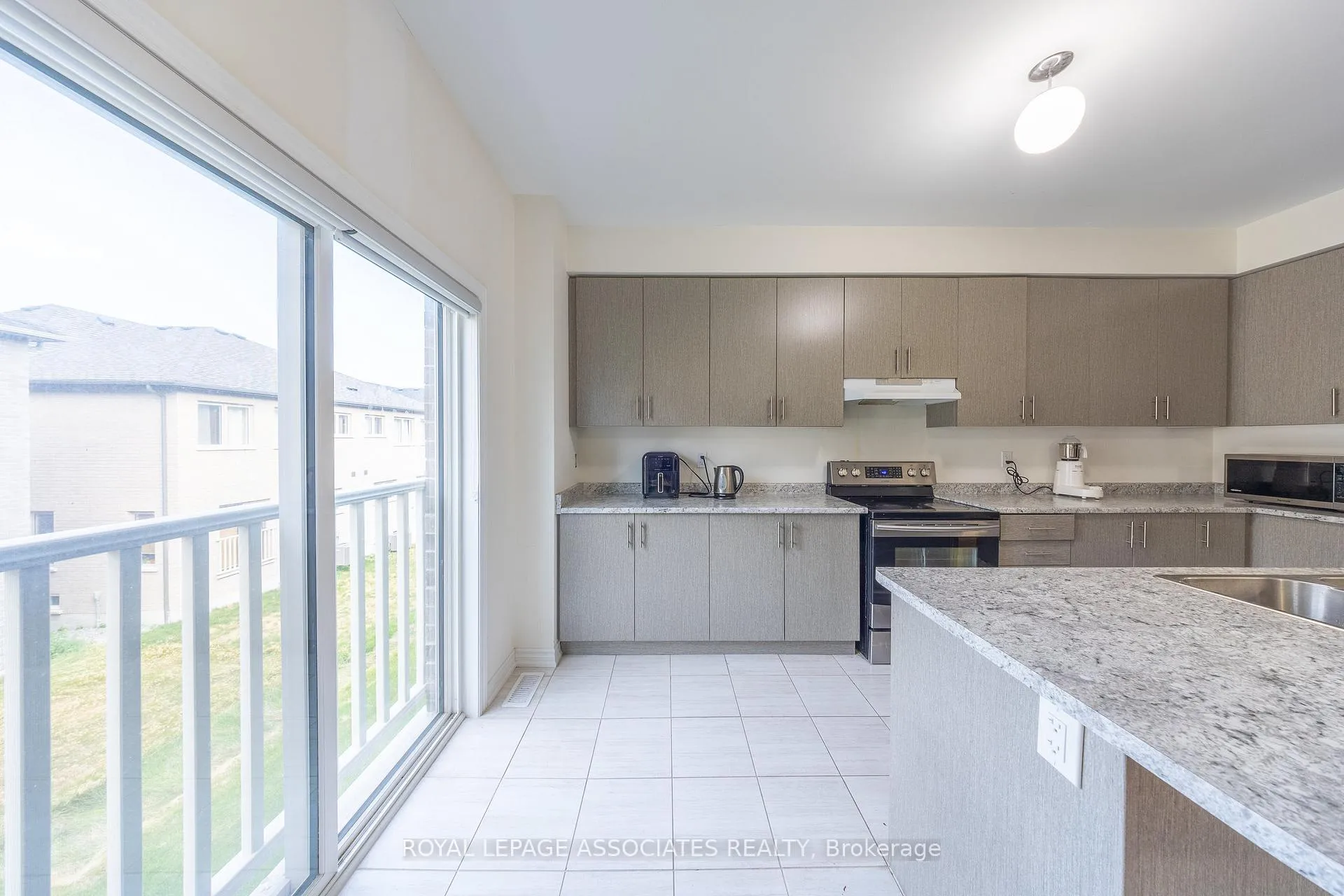 Photo 12 of 2529 Athena Path, Pickering, Rural Pickering — HOMEH