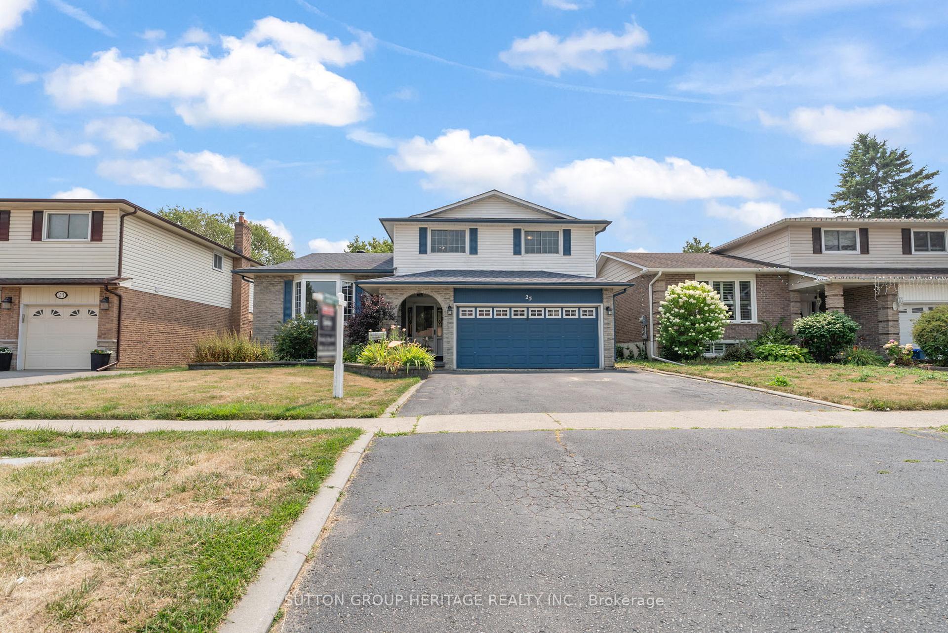 Photo 2 of 25 Carruthers Drive, Clarington, Bowmanville — HOMEH