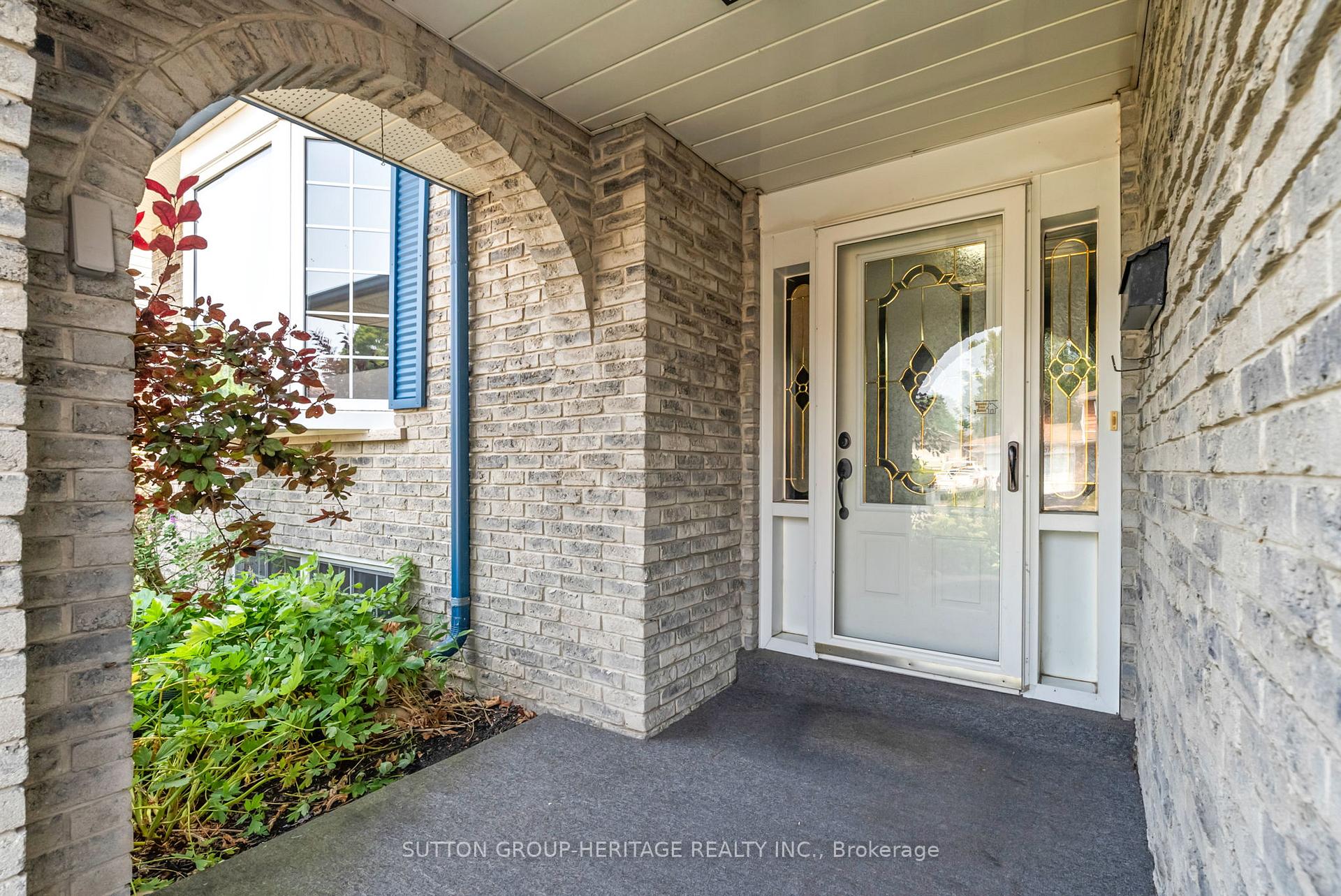 Photo 3 of 25 Carruthers Drive, Clarington, Bowmanville — HOMEH