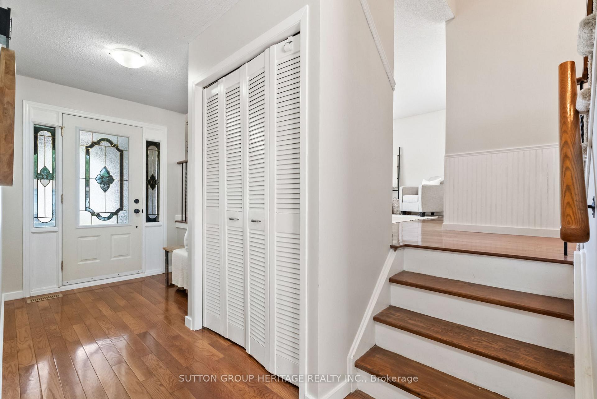 Photo 4 of 25 Carruthers Drive, Clarington, Bowmanville — HOMEH