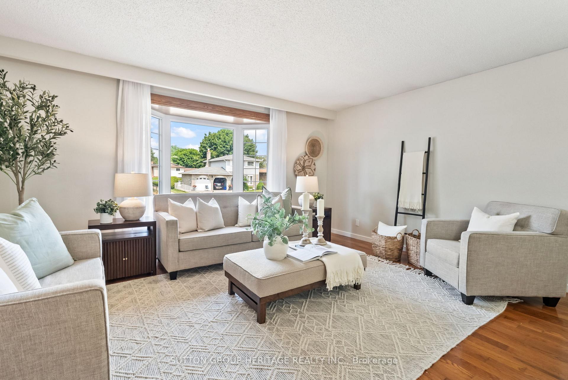 Photo 6 of 25 Carruthers Drive, Clarington, Bowmanville — HOMEH