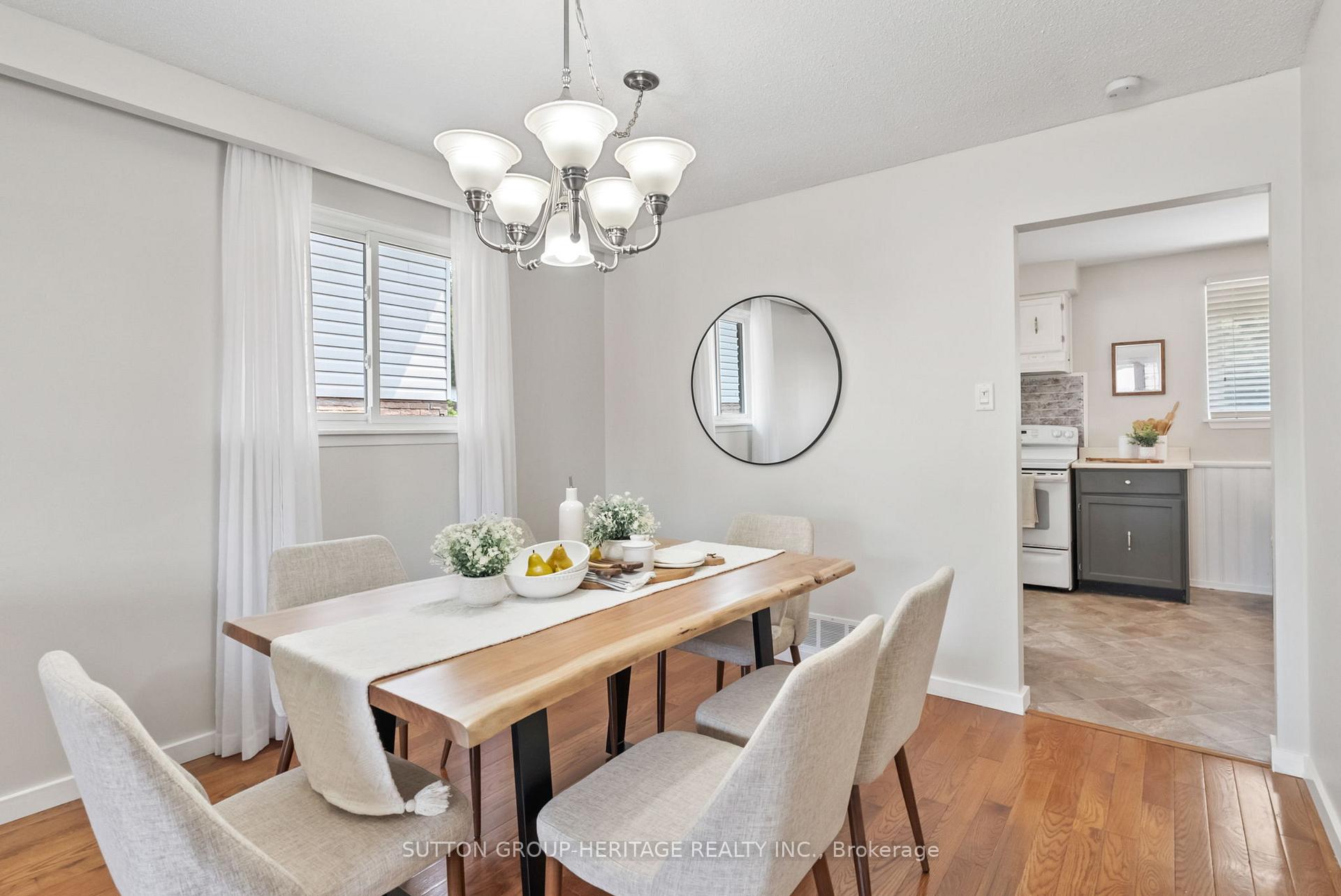Photo 11 of 25 Carruthers Drive, Clarington, Bowmanville — HOMEH