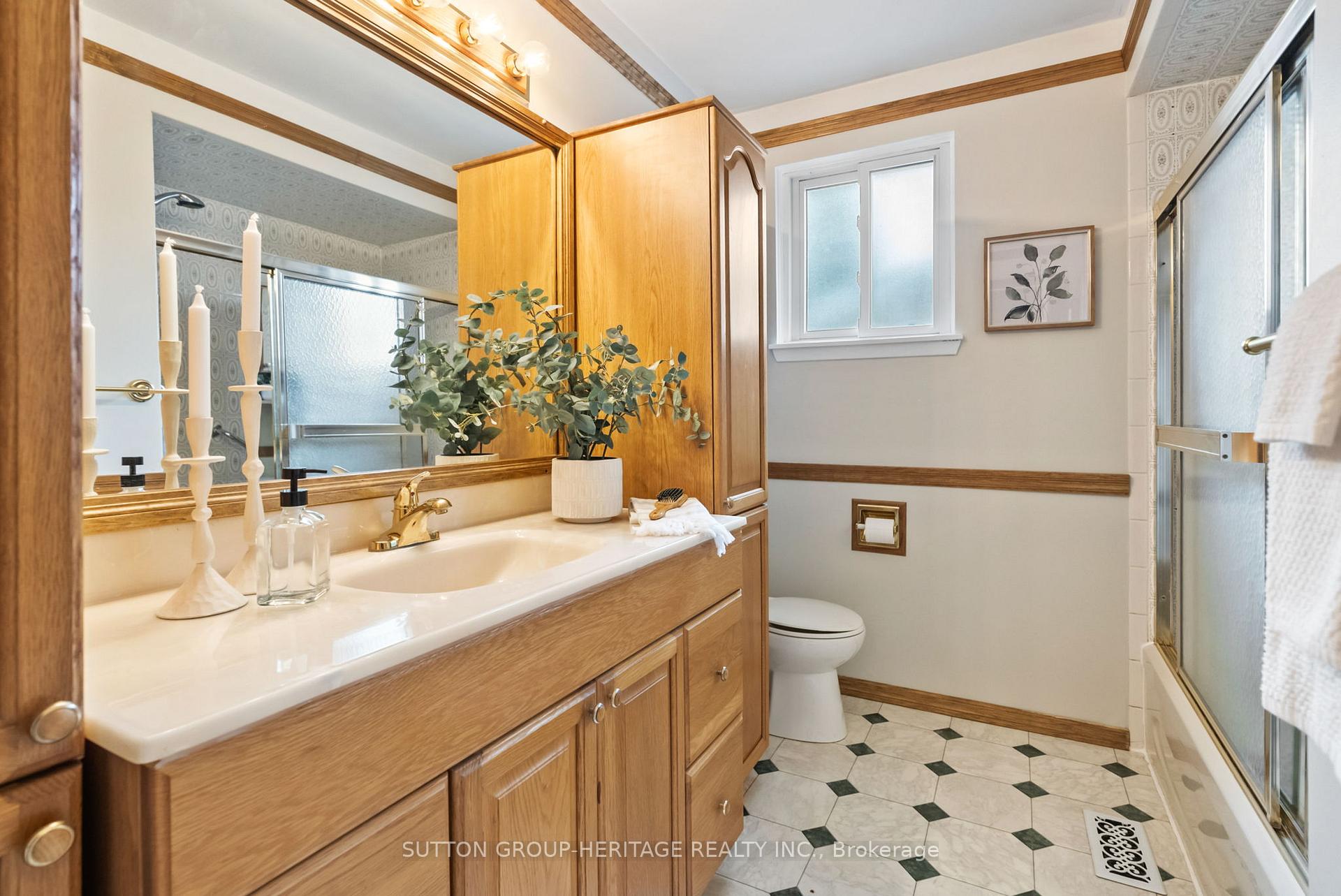 Photo 34 of 25 Carruthers Drive, Clarington, Bowmanville — HOMEH