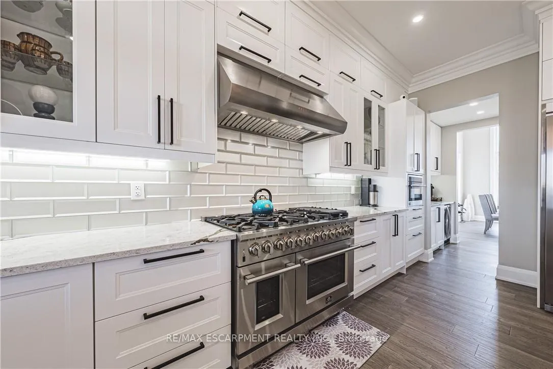 Photo 12 of 8378 Chippewa Road N, Hamilton, Mount Hope — HOMEH