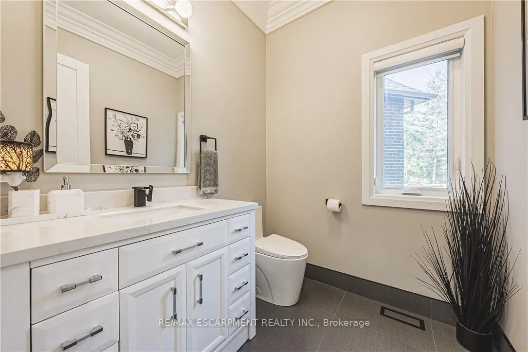Photo 17 of 8378 Chippewa Road N, Hamilton, Mount Hope — HOMEH