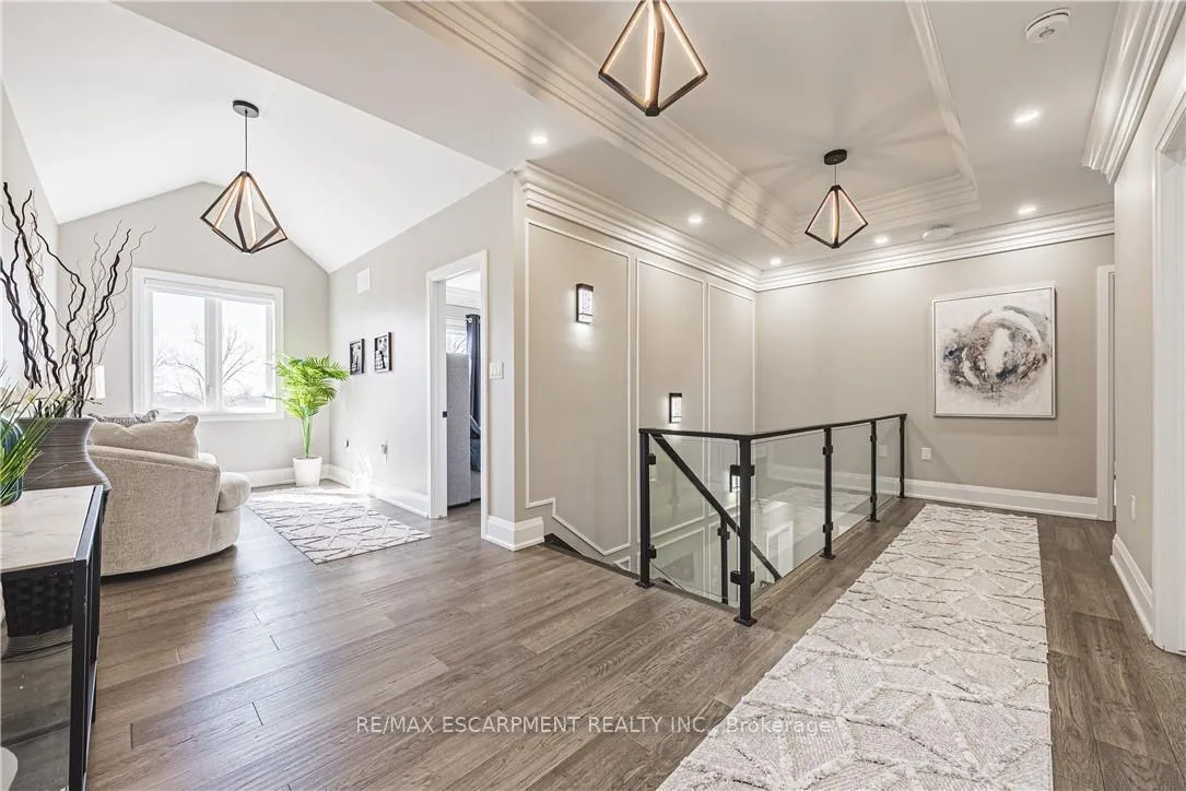 Photo 20 of 8378 Chippewa Road N, Hamilton, Mount Hope — HOMEH