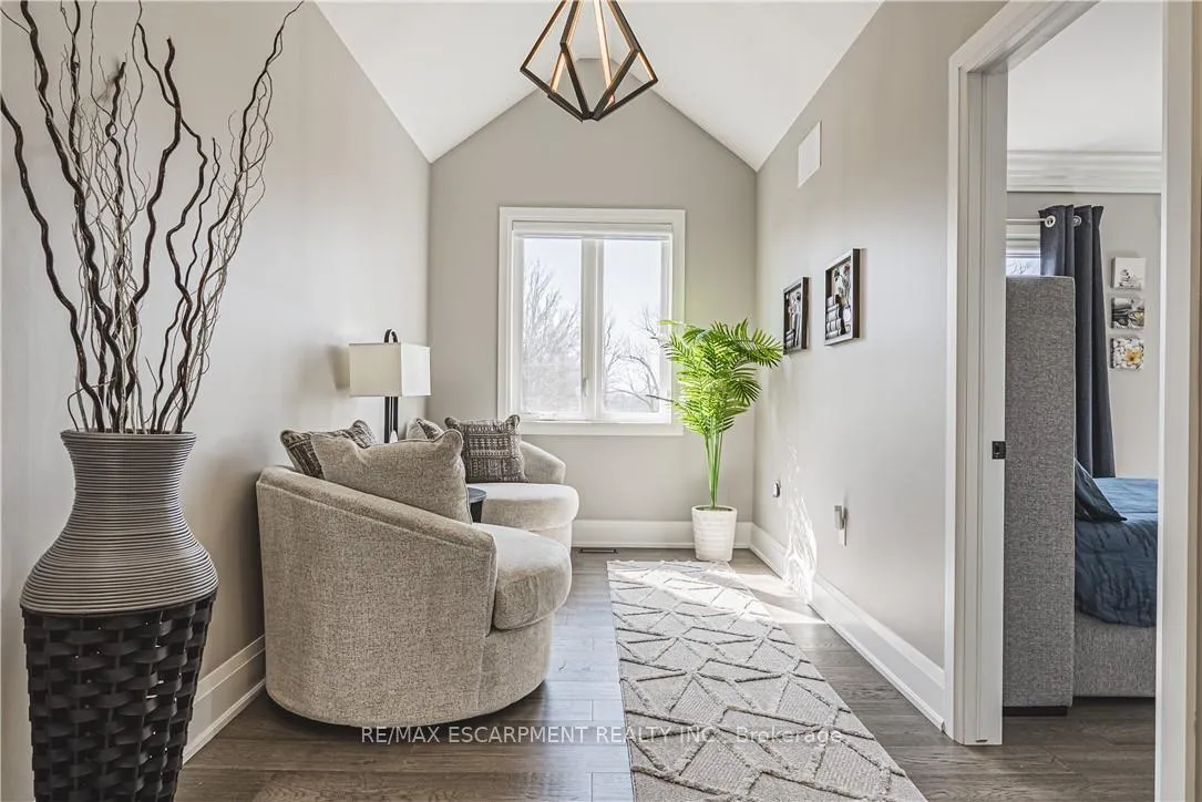 Photo 21 of 8378 Chippewa Road N, Hamilton, Mount Hope — HOMEH