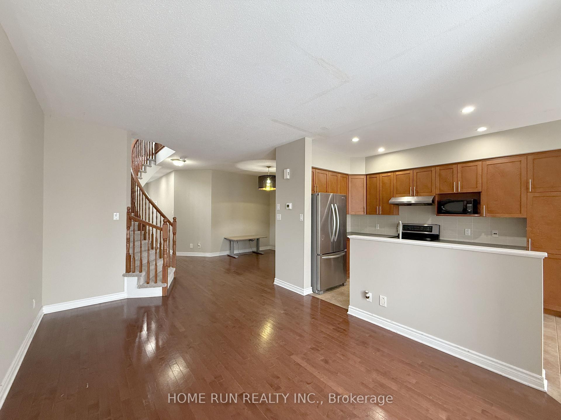 Photo 6 of 924 Cobble Hill Drive, Ottawa, Barrhaven - Cedargrove/Fraserdale — HOMEH