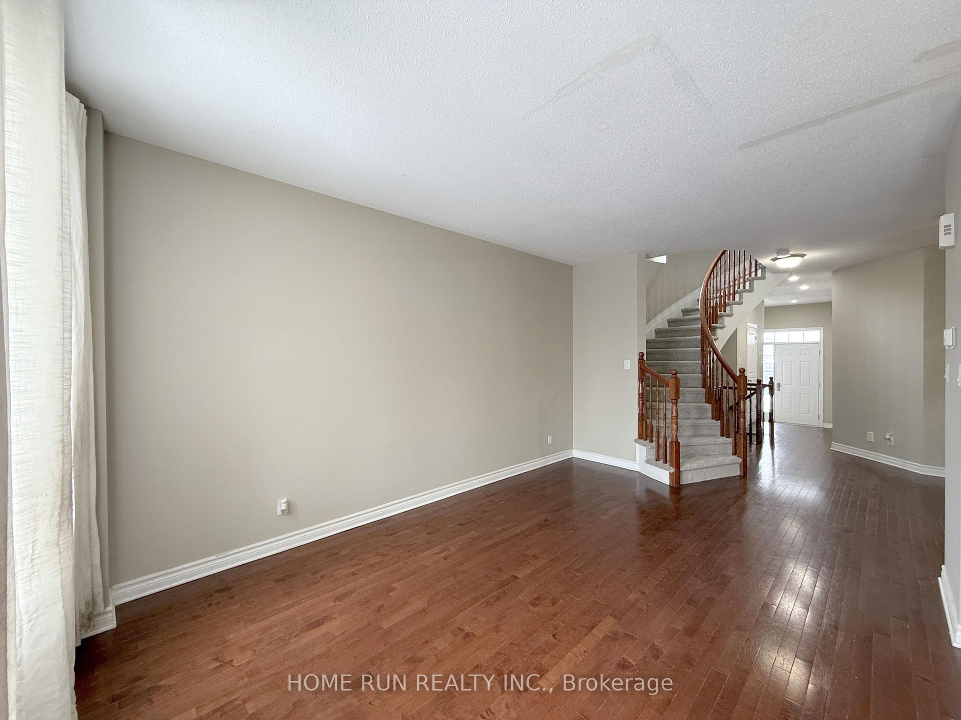 Photo 7 of 924 Cobble Hill Drive, Ottawa, Barrhaven - Cedargrove/Fraserdale — HOMEH