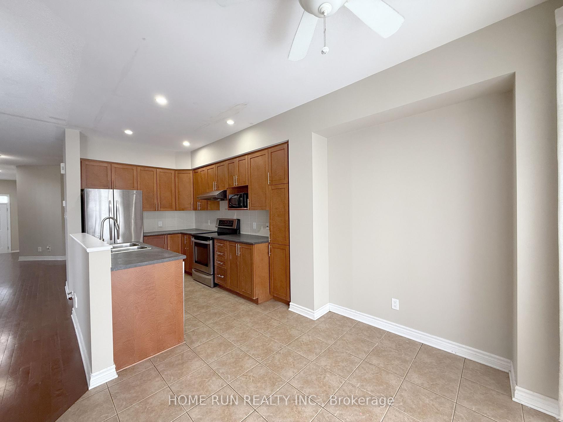 Photo 9 of 924 Cobble Hill Drive, Ottawa, Barrhaven - Cedargrove/Fraserdale — HOMEH