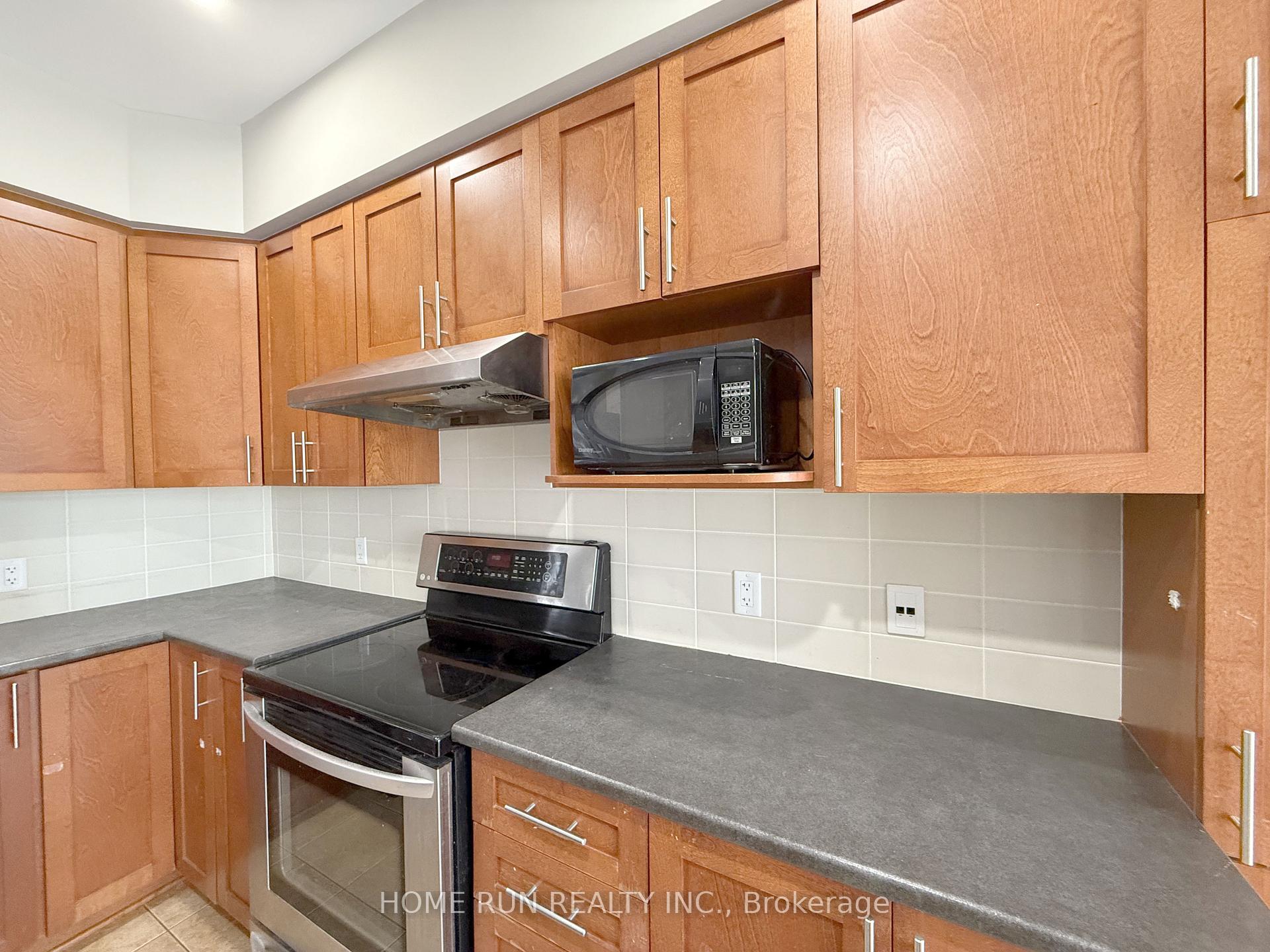Photo 11 of 924 Cobble Hill Drive, Ottawa, Barrhaven - Cedargrove/Fraserdale — HOMEH