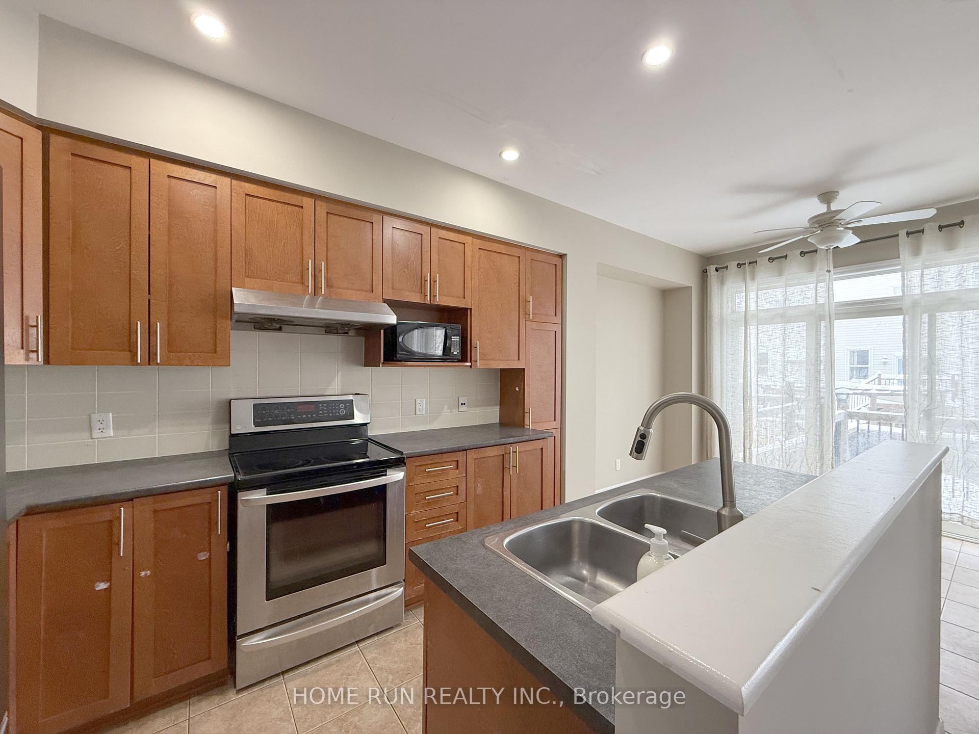 Photo 13 of 924 Cobble Hill Drive, Ottawa, Barrhaven - Cedargrove/Fraserdale — HOMEH