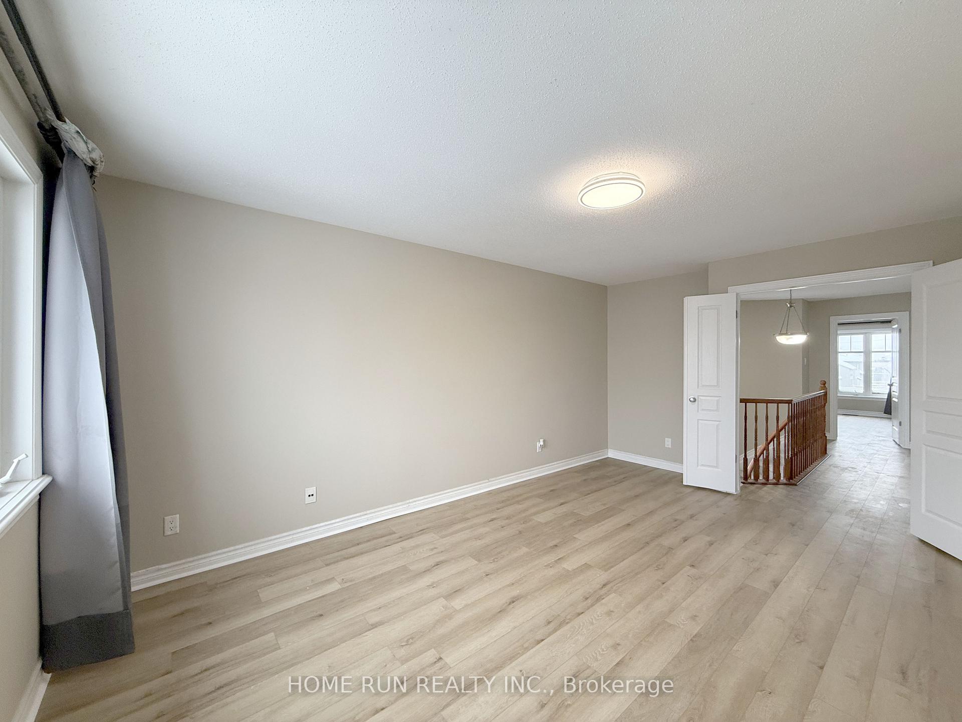 Photo 15 of 924 Cobble Hill Drive, Ottawa, Barrhaven - Cedargrove/Fraserdale — HOMEH