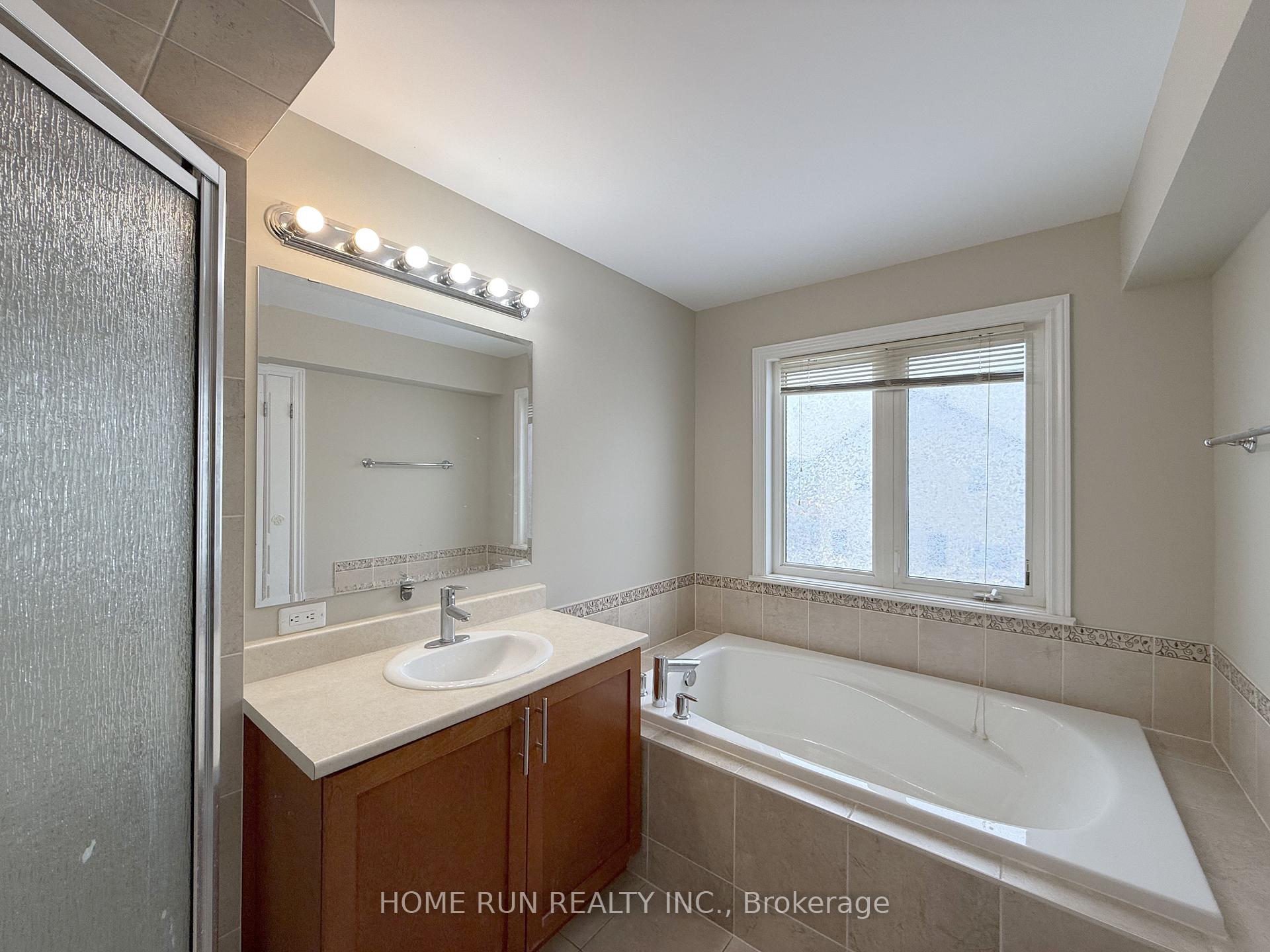 Photo 18 of 924 Cobble Hill Drive, Ottawa, Barrhaven - Cedargrove/Fraserdale — HOMEH