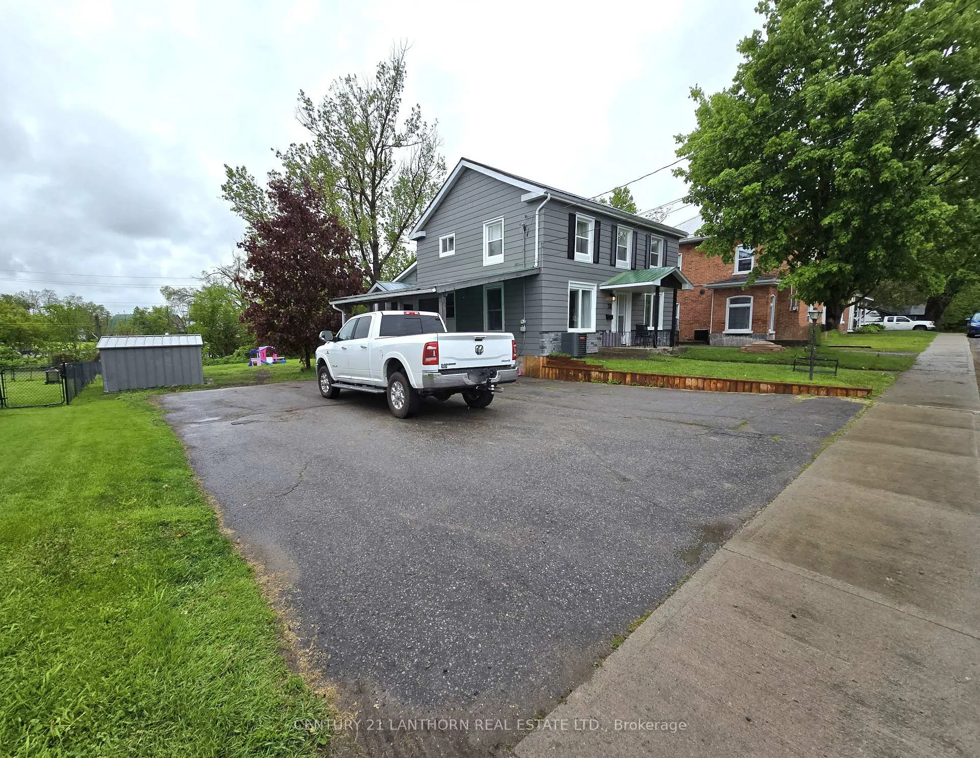 Photo 2 of 28 Gore Street, Stirling-Rawdon, Stirling Ward — HOMEH
