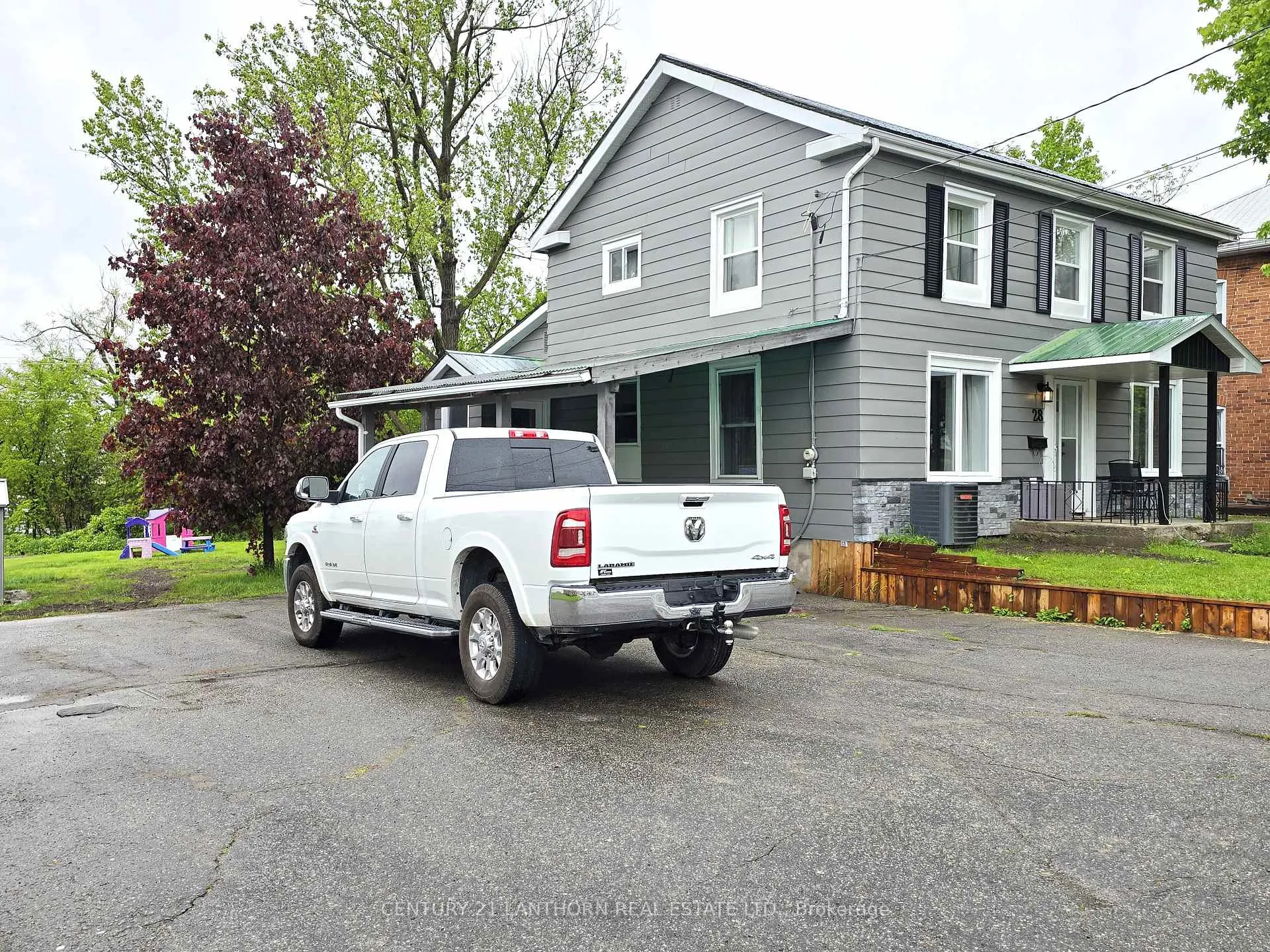 Photo 3 of 28 Gore Street, Stirling-Rawdon, Stirling Ward — HOMEH