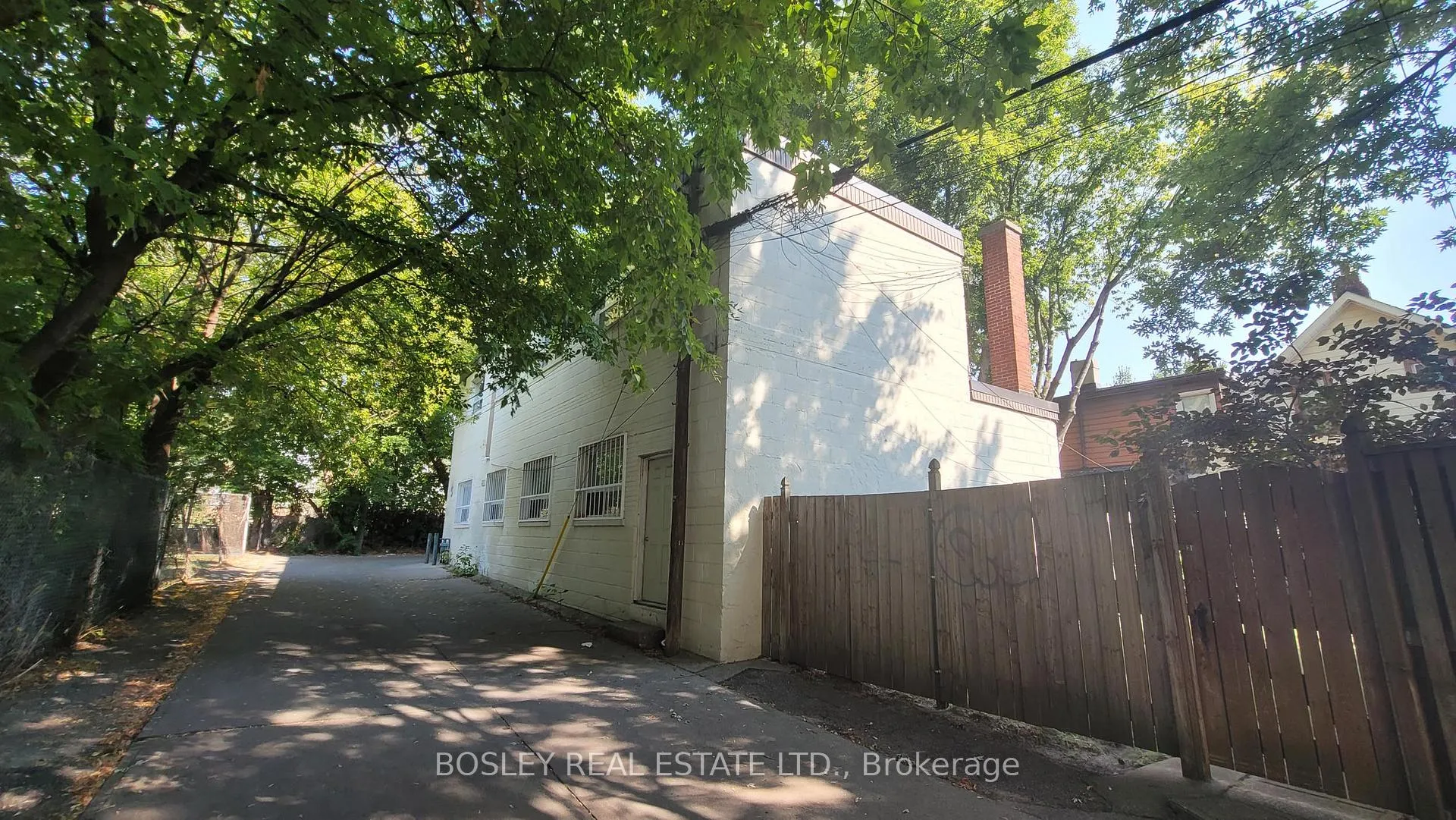 Photo 3 of Unit upper, 154 R Galt Ave, Toronto, South Riverdale — HOMEH