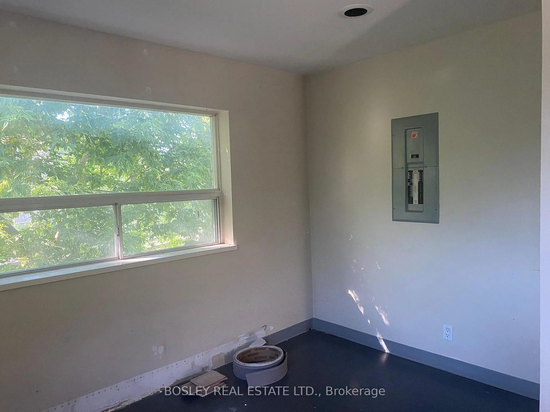 Photo 7 of Unit upper, 154 R Galt Ave, Toronto, South Riverdale — HOMEH