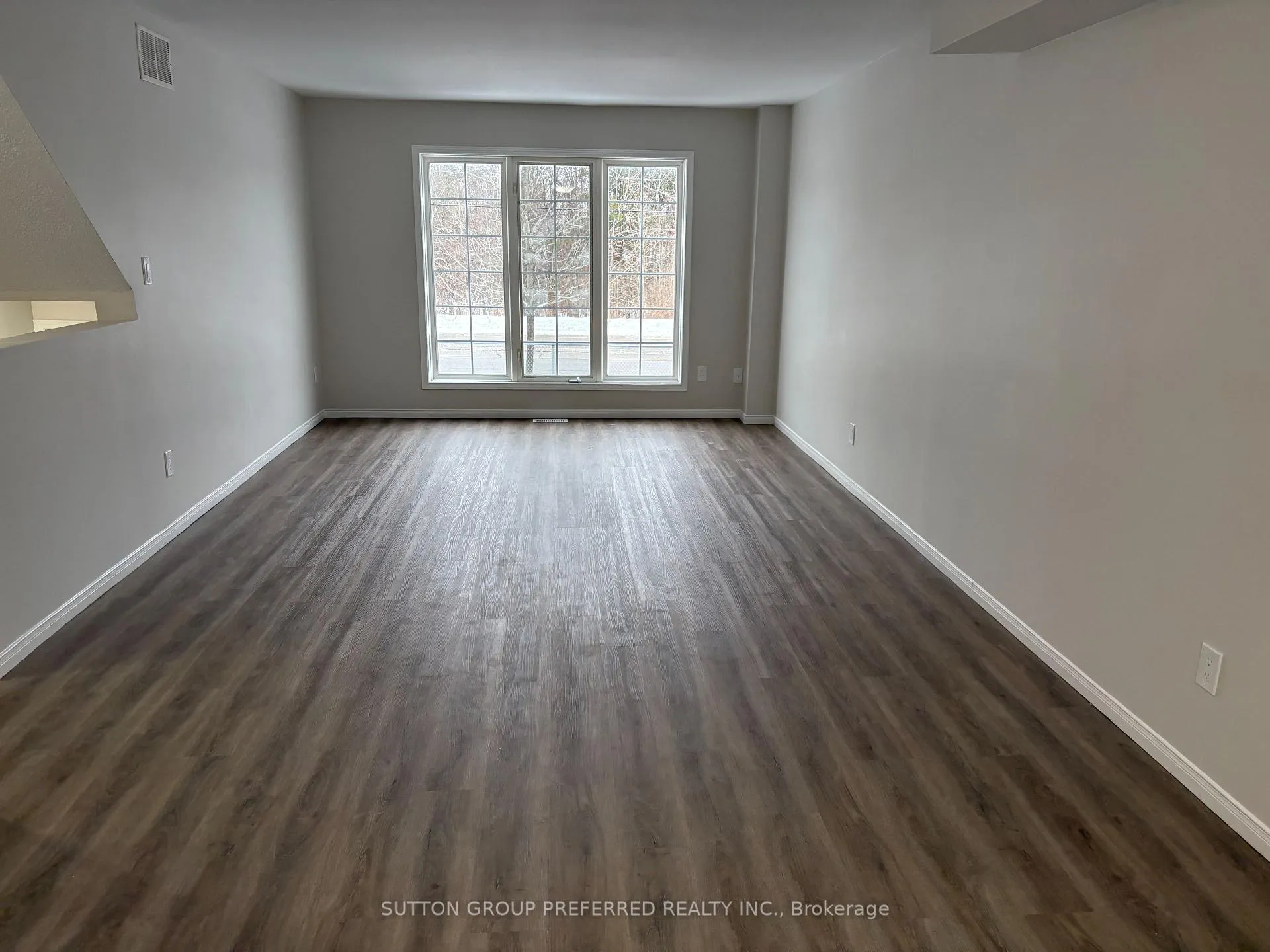 Photo 4 of Unit 6, 600 White Elm Boulevard, Waterloo — HOMEH