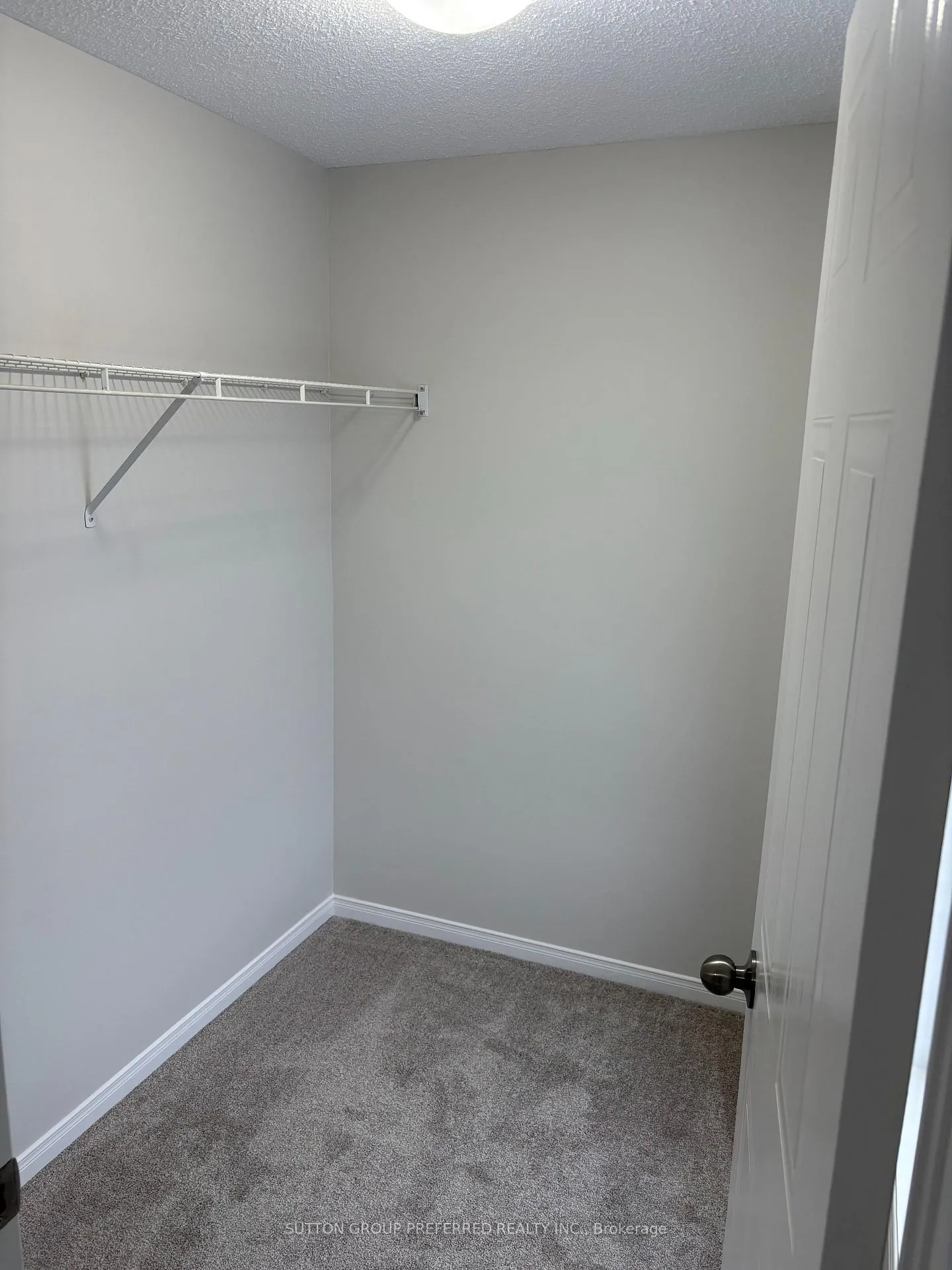 Photo 6 of Unit 6, 600 White Elm Boulevard, Waterloo — HOMEH