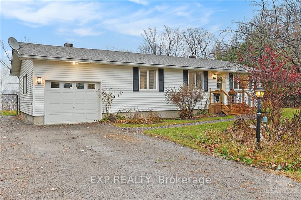 Photo 2 of 2838 Old Maple Lane, Ottawa, Dunrobin Shores — HOMEH