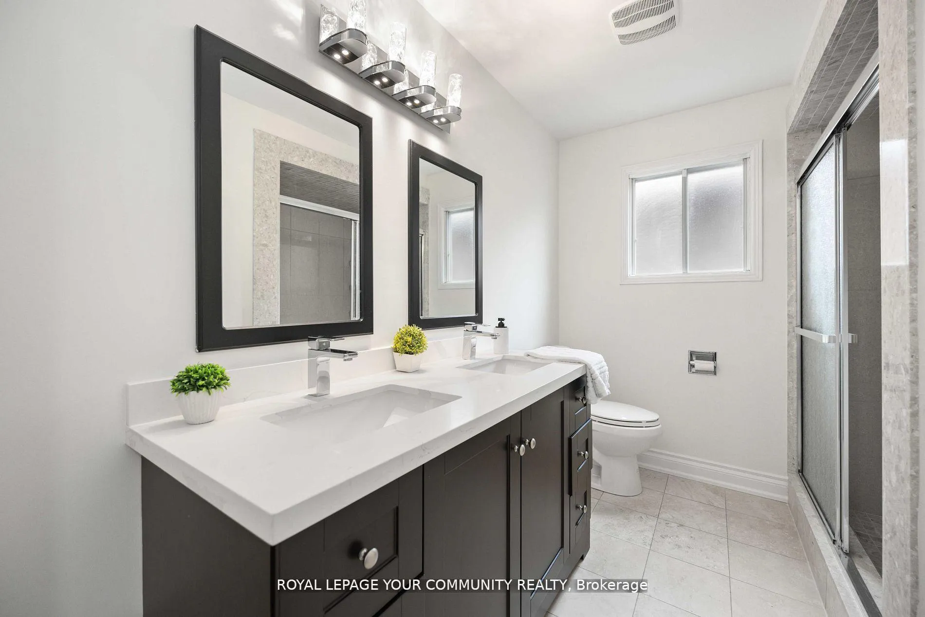 Photo 21 of 40 Janesville Road, Vaughan, Uplands — HOMEH