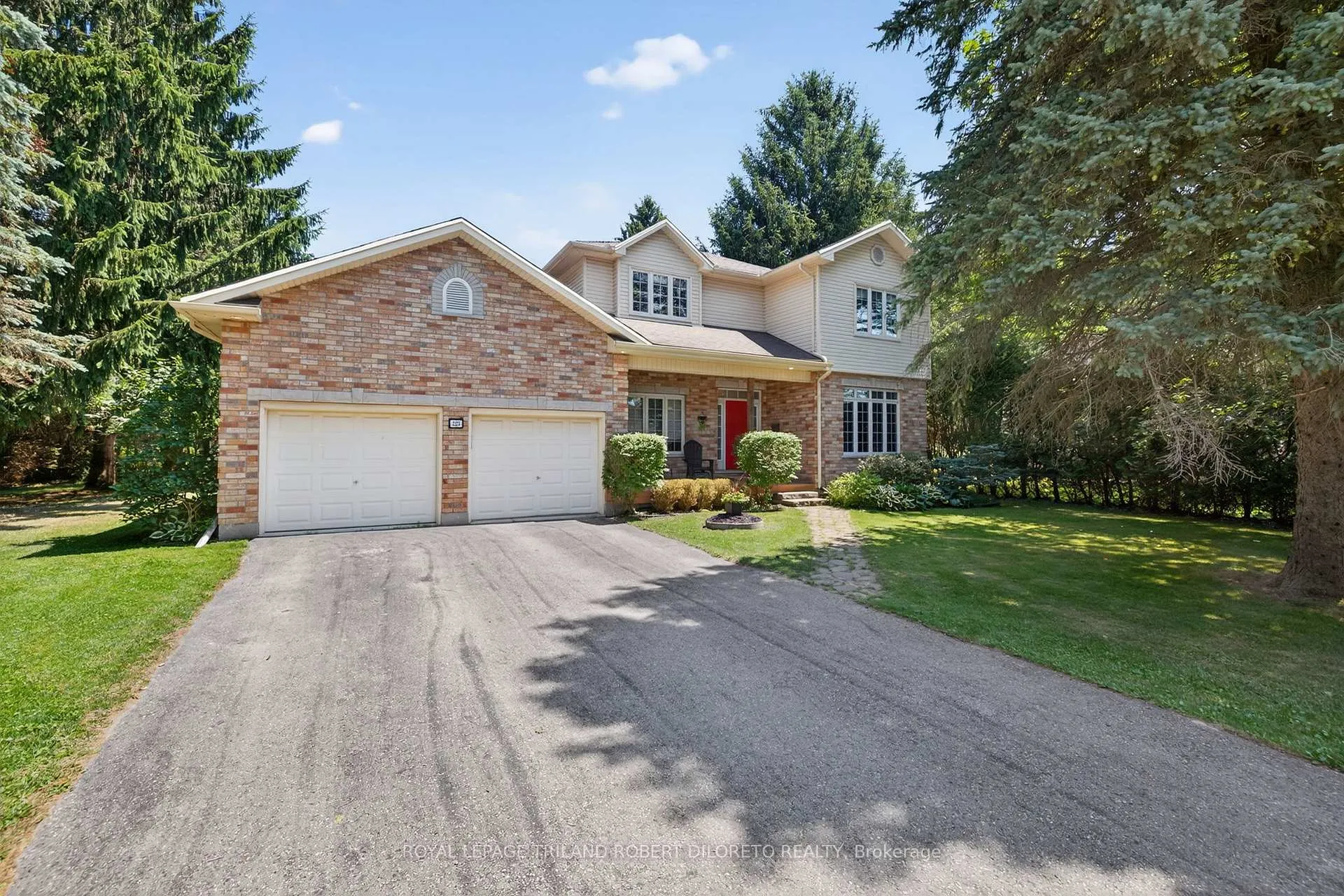 Photo 2 of 223 Delaware Street N, Middlesex Centre, Komoka — HOMEH