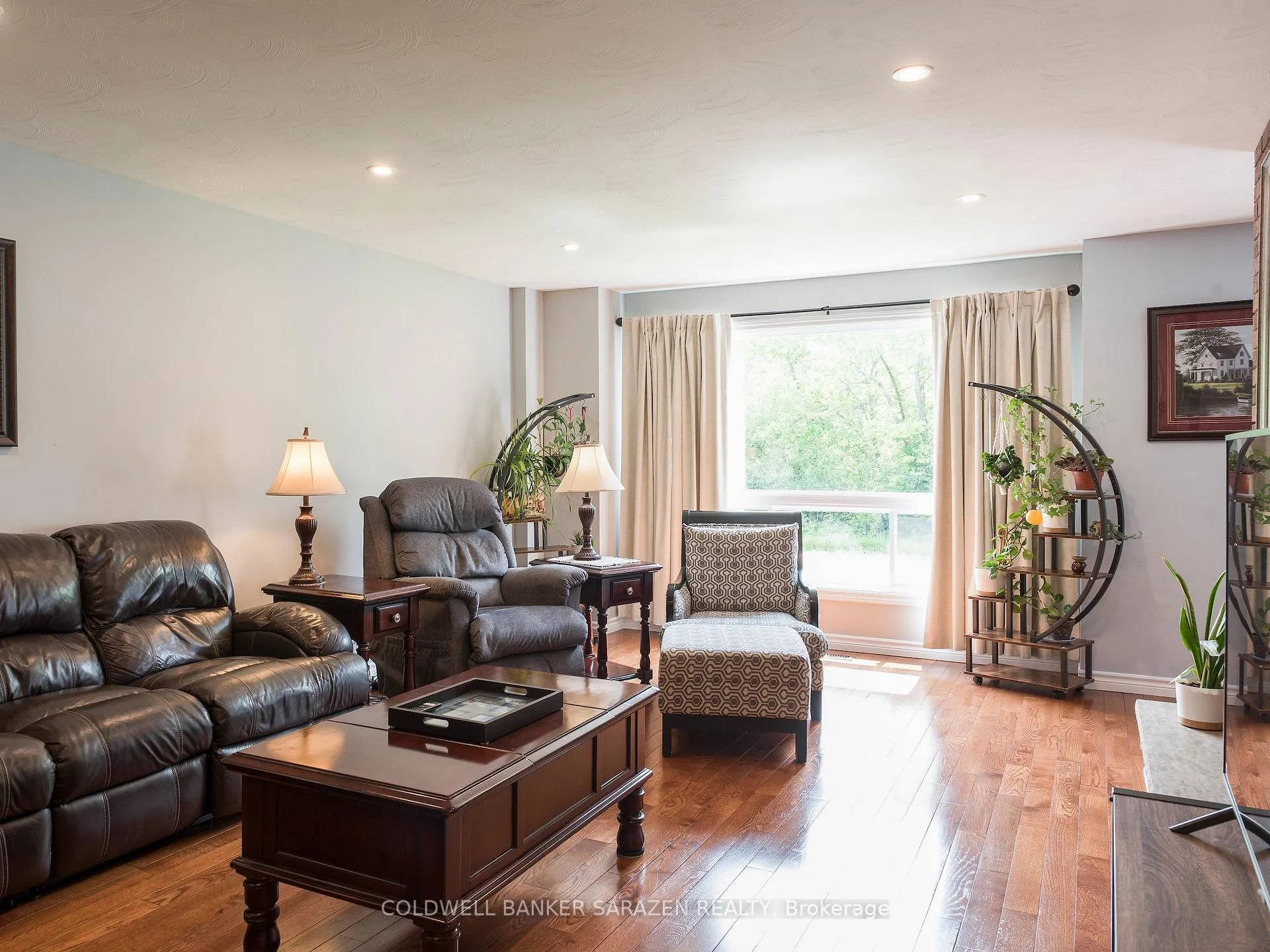 Photo 4 of 331 Caruso Street, Arnprior — HOMEH