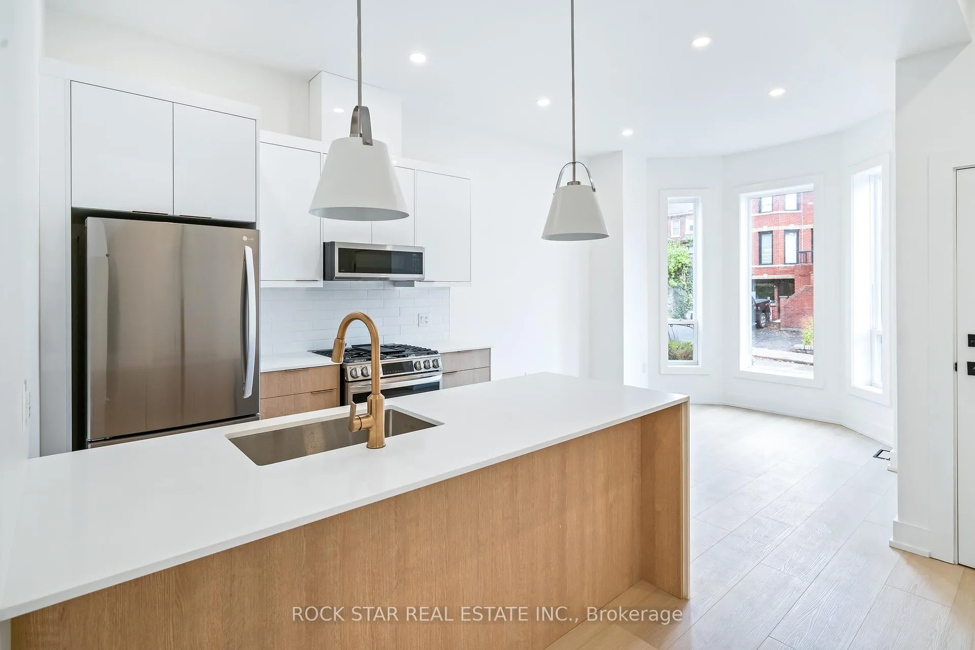 Photo 15 of 42 Ray Street S, Hamilton, Strathcona — HOMEH