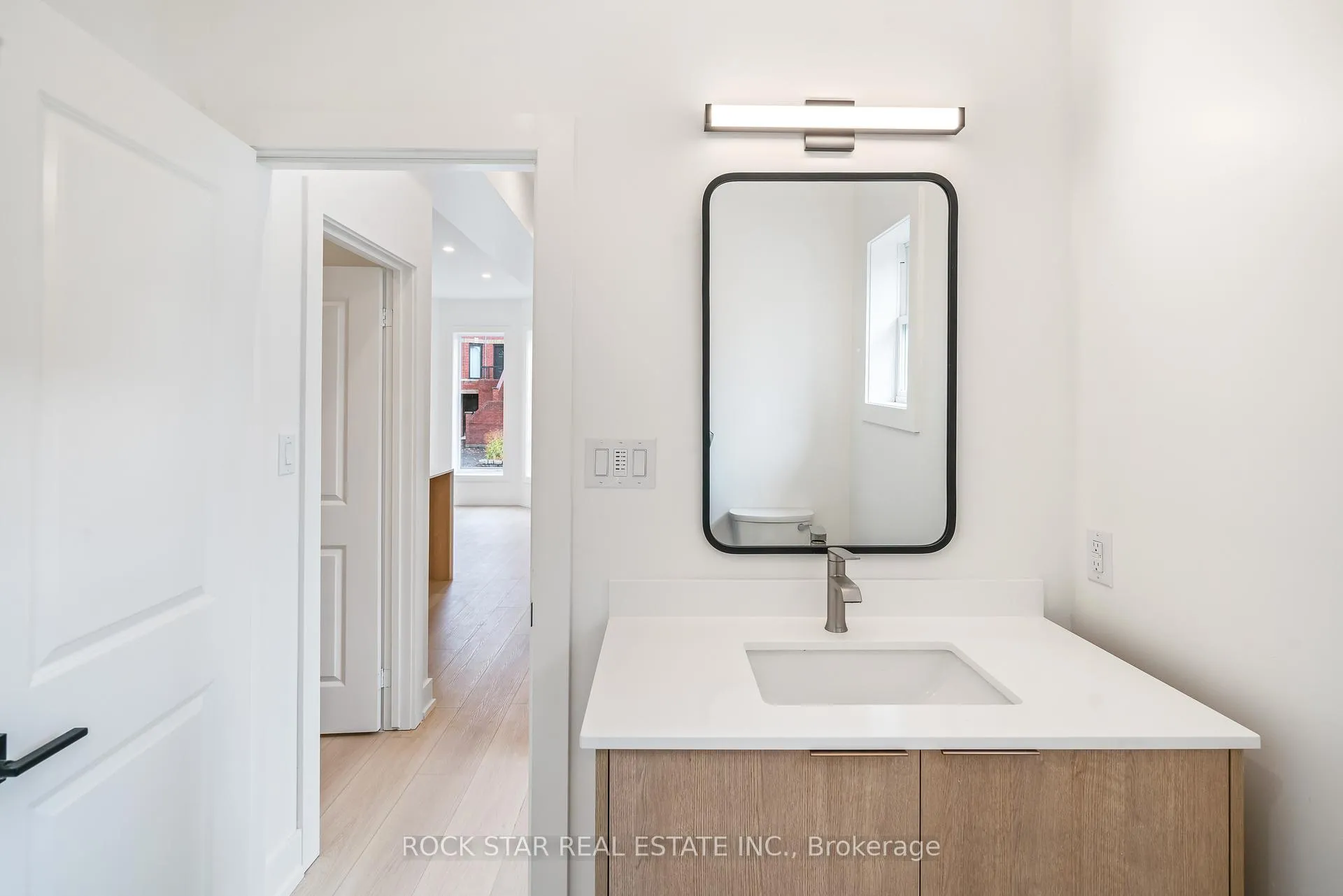 Photo 20 of 42 Ray Street S, Hamilton, Strathcona — HOMEH