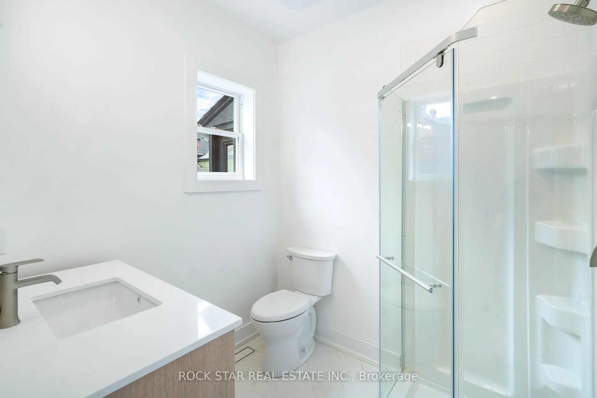 Photo 21 of 42 Ray Street S, Hamilton, Strathcona — HOMEH
