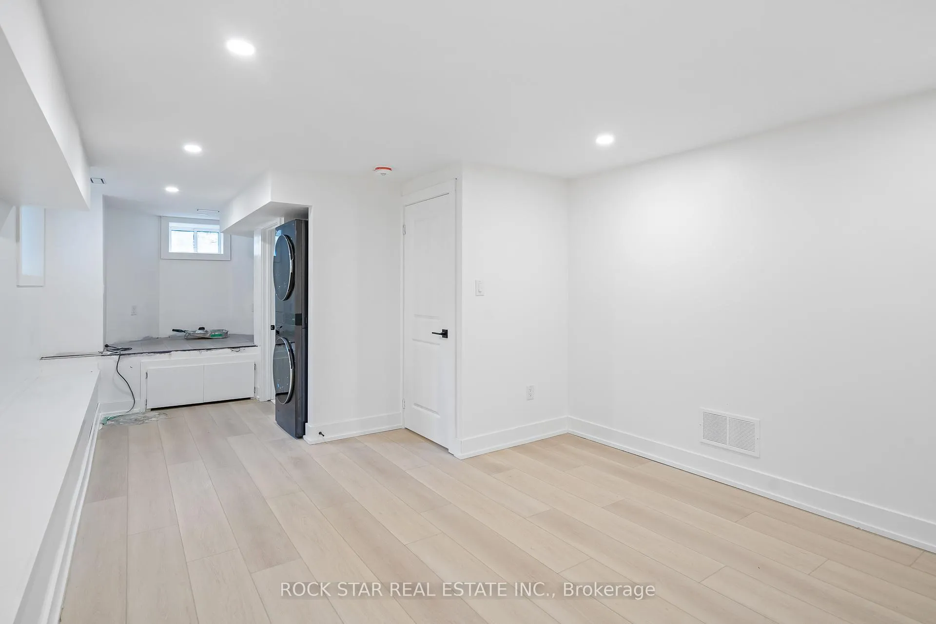 Photo 25 of 42 Ray Street S, Hamilton, Strathcona — HOMEH