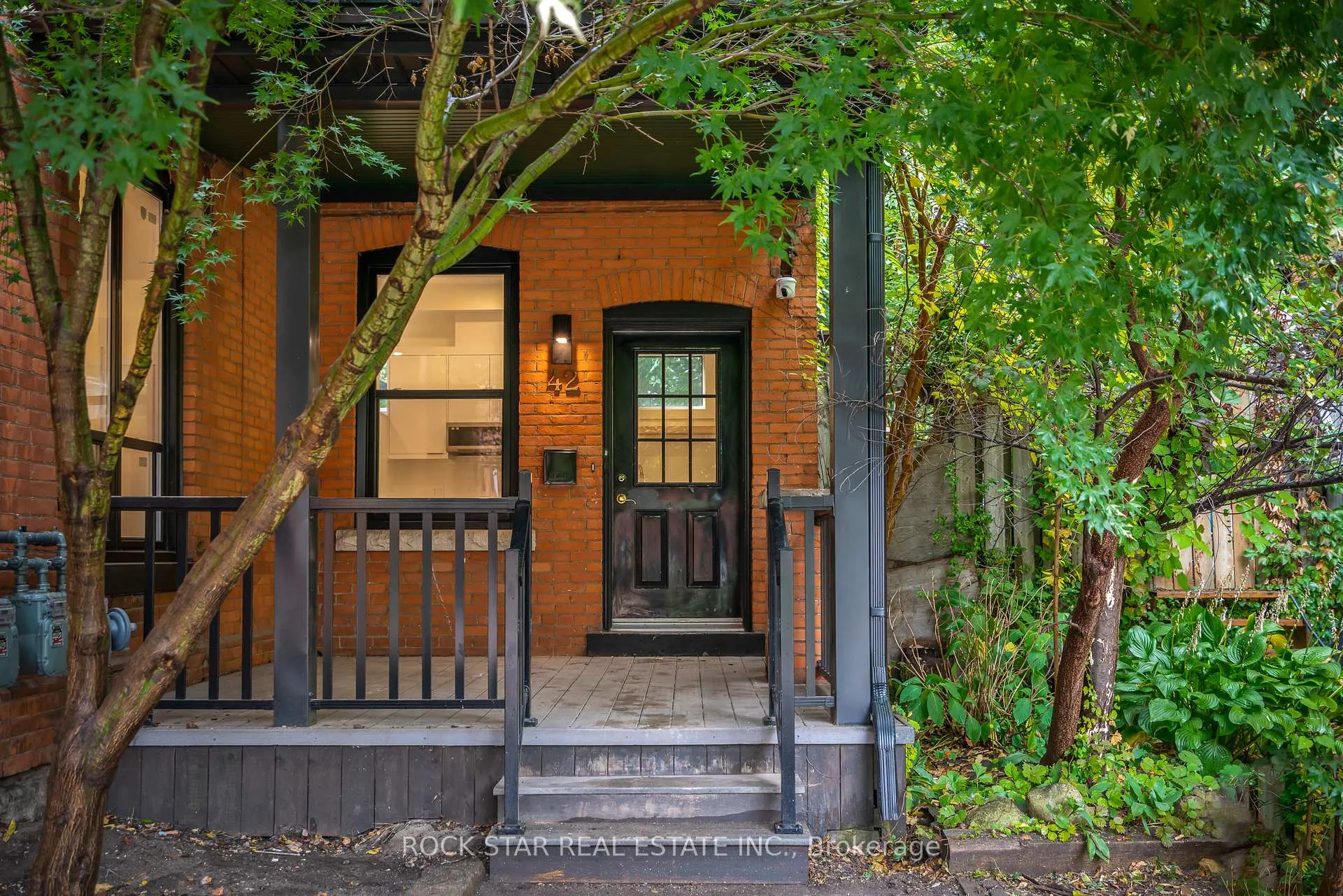 Photo 29 of 42 Ray Street S, Hamilton, Strathcona — HOMEH