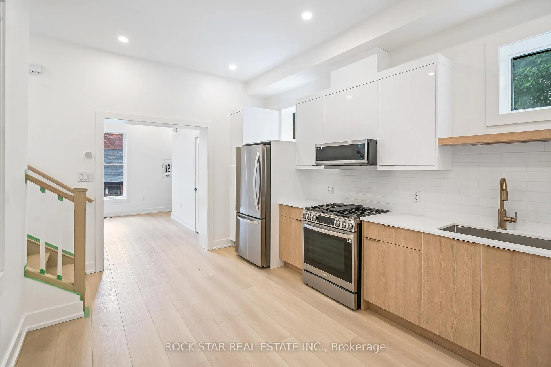 Photo 30 of 42 Ray Street S, Hamilton, Strathcona — HOMEH