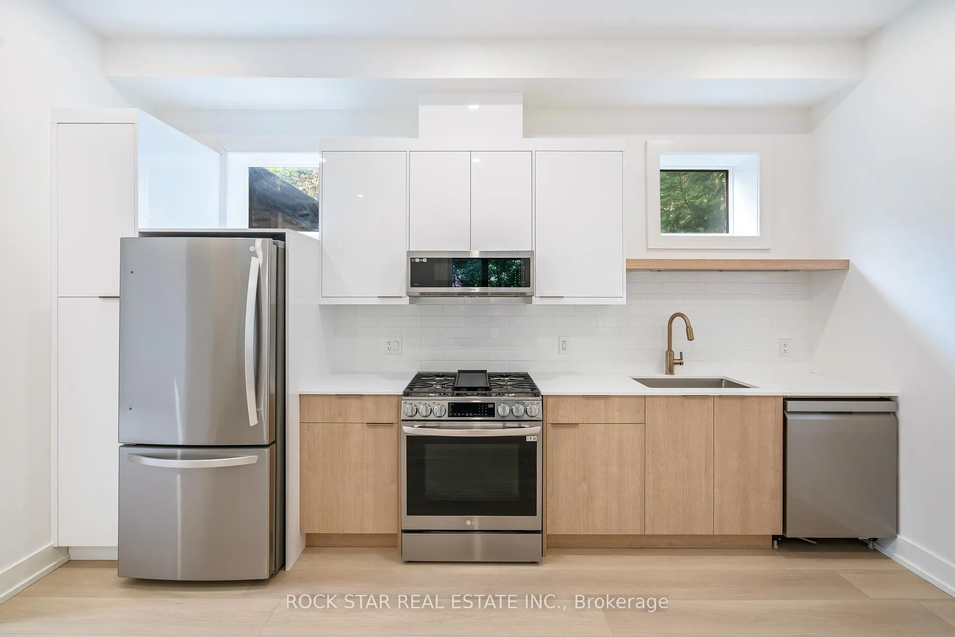 Photo 31 of 42 Ray Street S, Hamilton, Strathcona — HOMEH